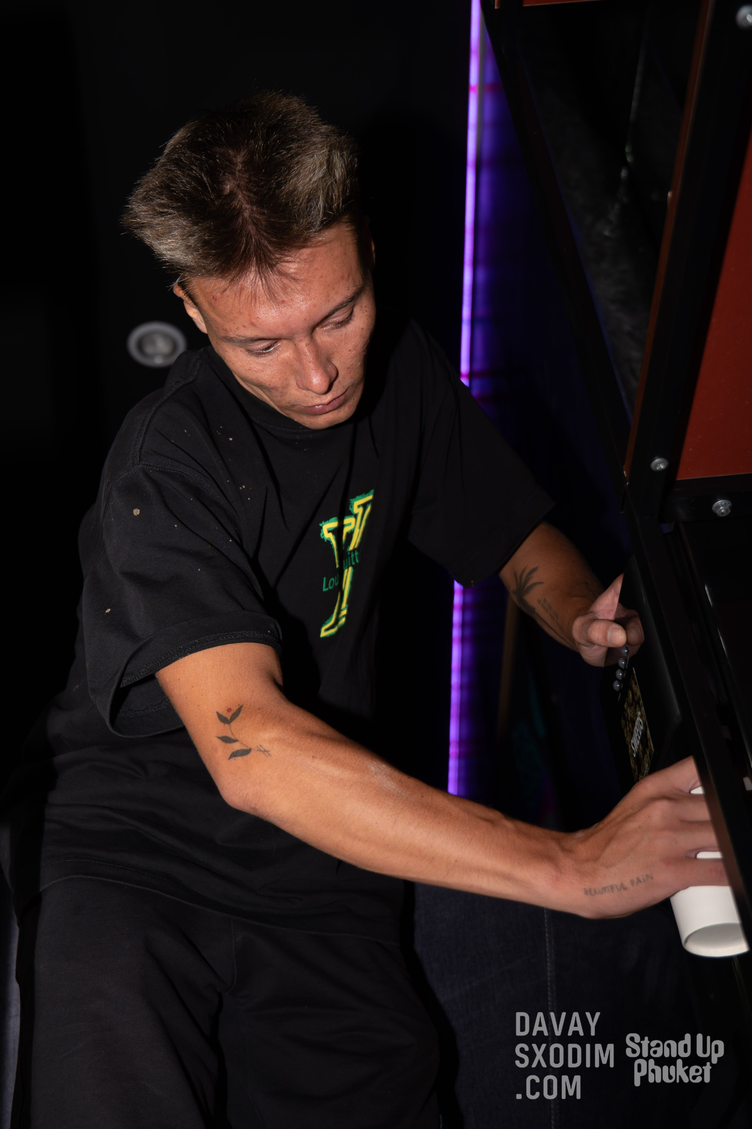 Standup-шоу «Тай-Болтай» | Фоторепортаж | Афиша | DAVAYSXODIM.com PHUKET. АФИША|ФОТОРЕПОРТАЖИ|ИВЕНТЫ|ПХУКЕТ