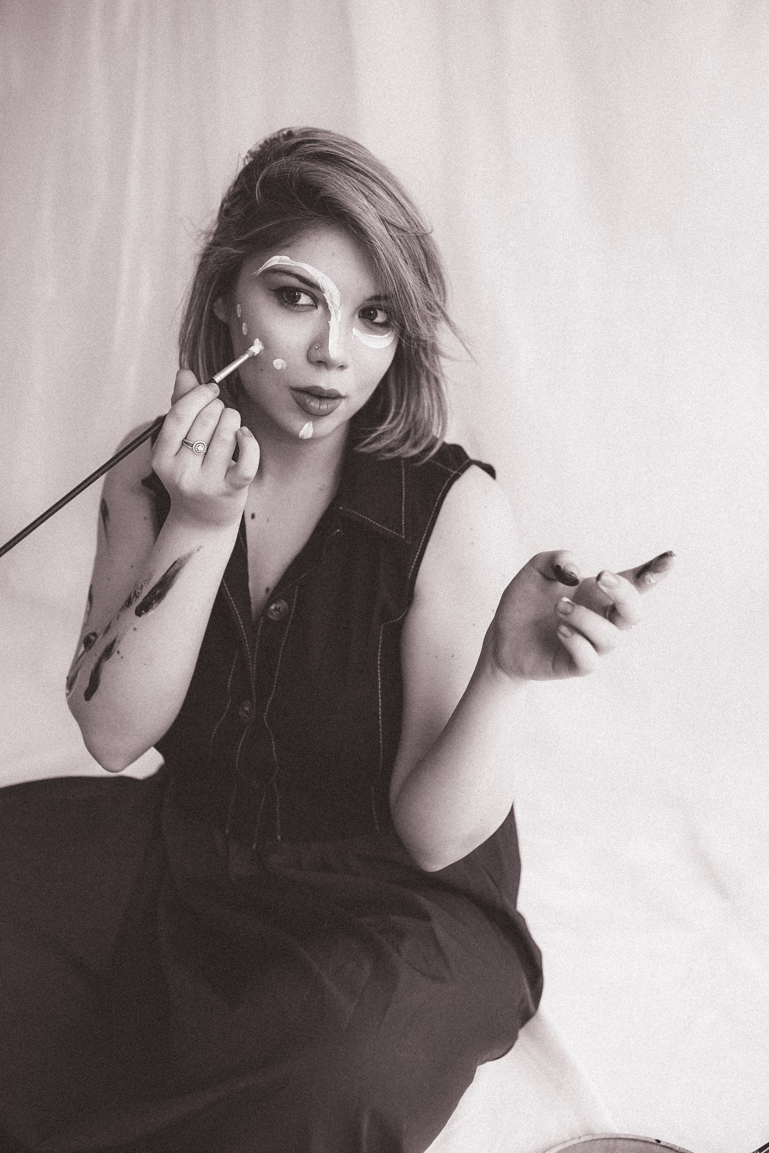 Fotografie de Portret Brașov | Artist Mădălina Beda. Madalina Beda- Artist vizual, fotograf, doula la nastere, consultant babywearing Brasov si in toata tara