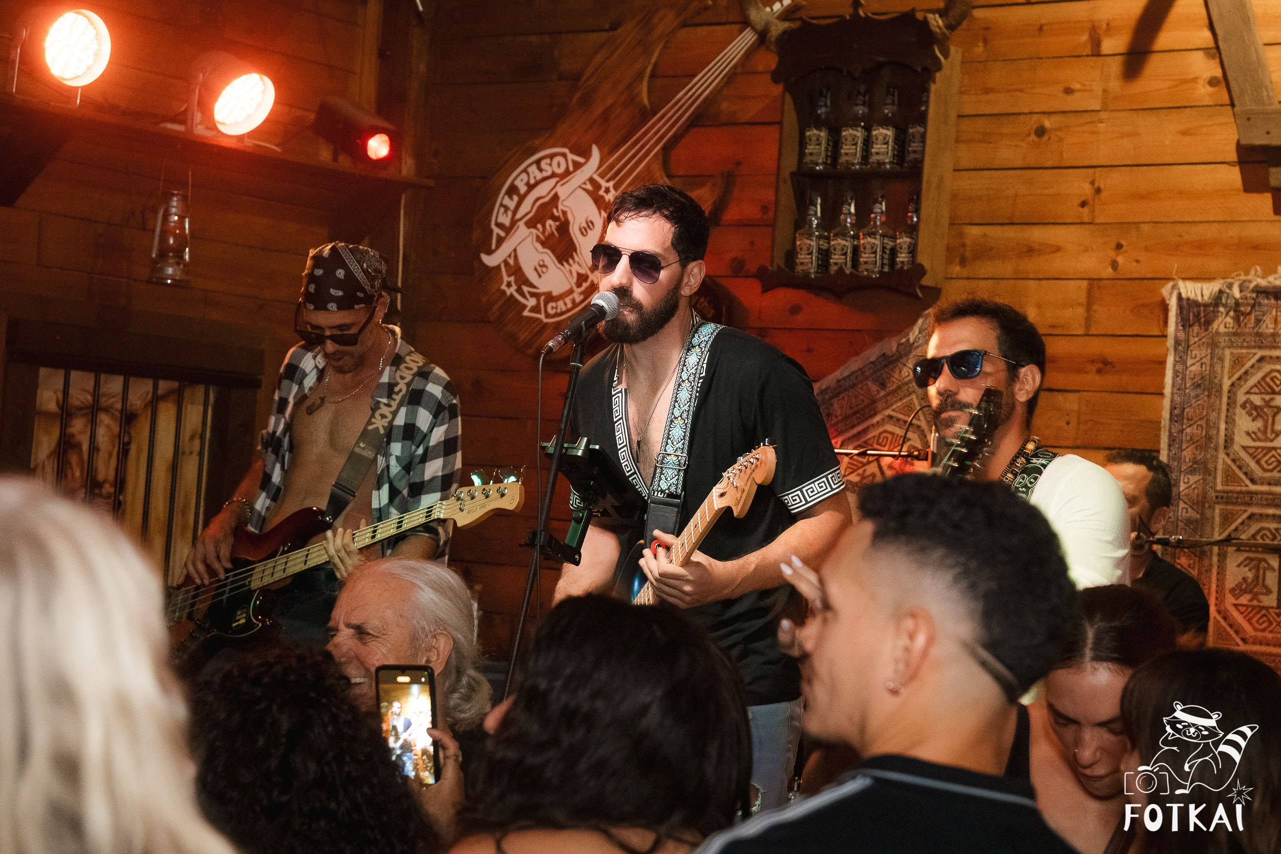 Stones of the Coast en El Paso Rock Bar Torrevieja: Reportaje fotográfico 20.09.25 | FOTKAI