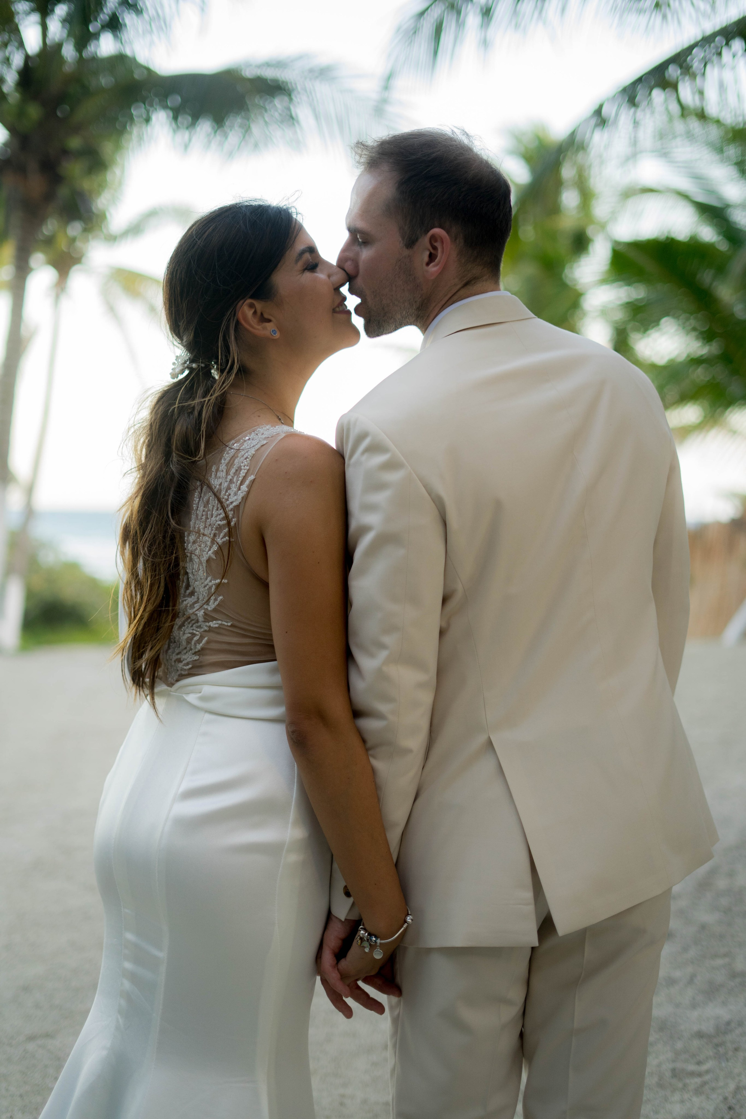 Wedding Photo Cancun. Alfredo Vazquez Wedding Films & Photography | Mexico & Destination Weddings