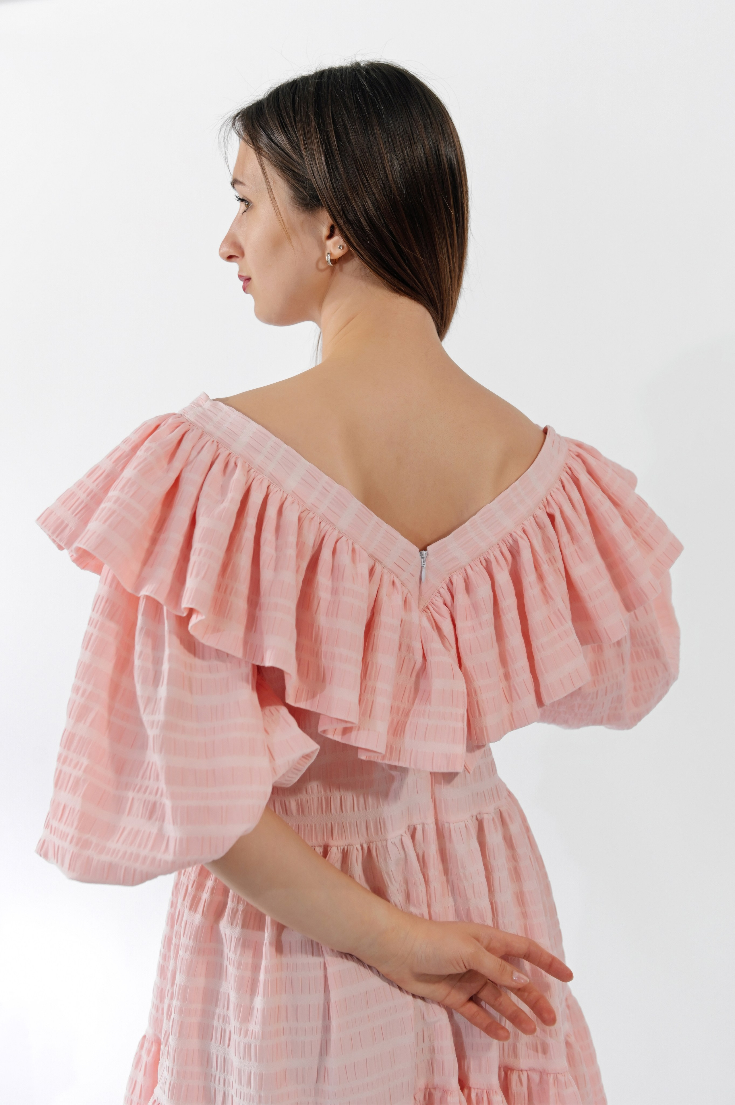 Rochie cu volane și mâneci bufante. Designer vestimentar: elaborarea, proiectarea și confectionare…