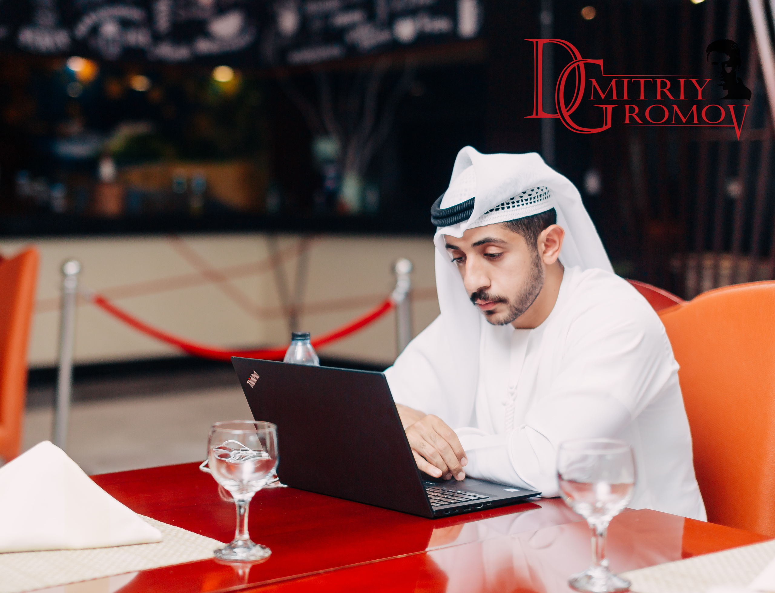 Network with Yasmine. Photographer in Dubai Dmitry Gromov