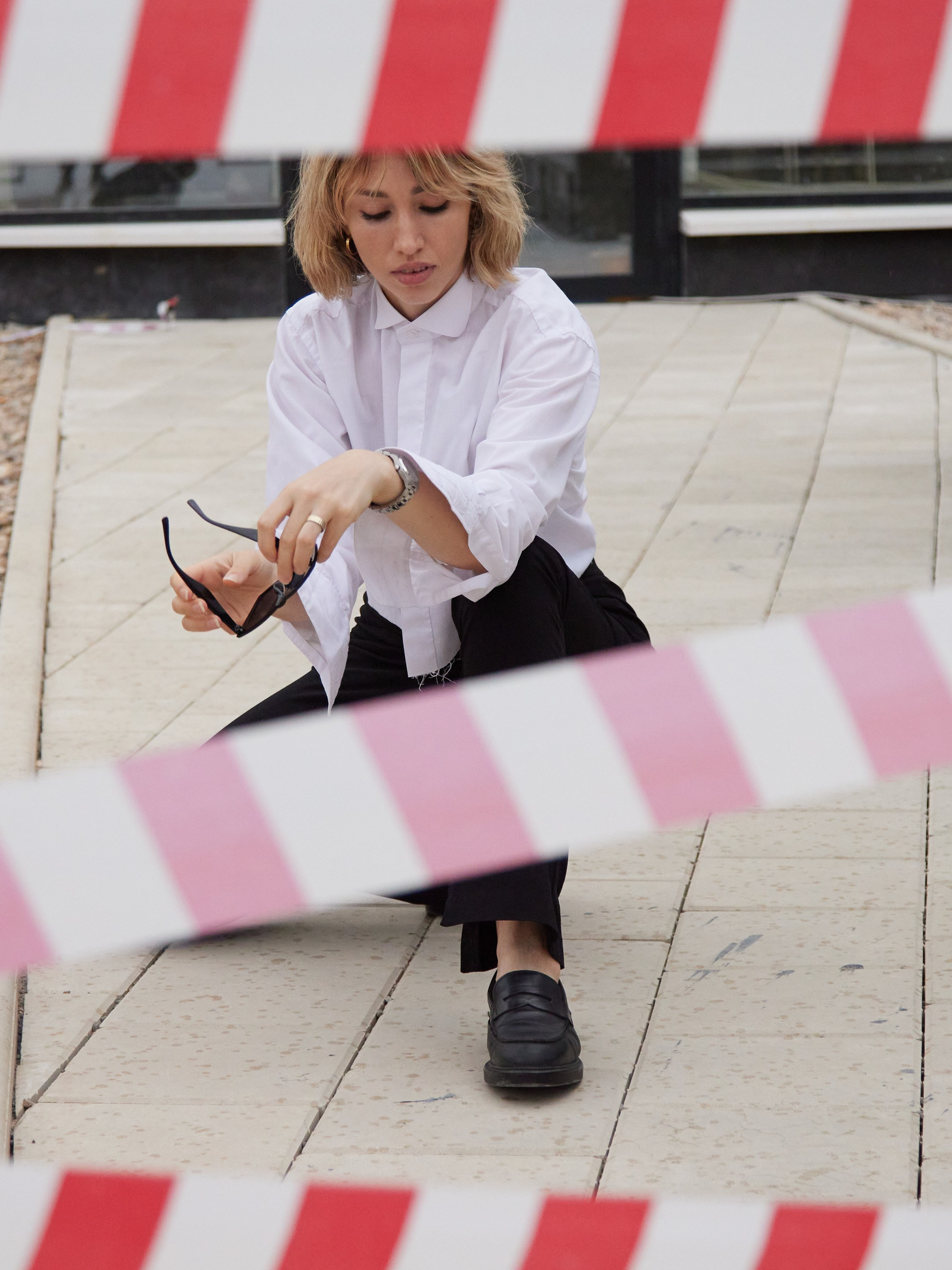 Location portrait of a young woman  - photographer Andrey Dunin