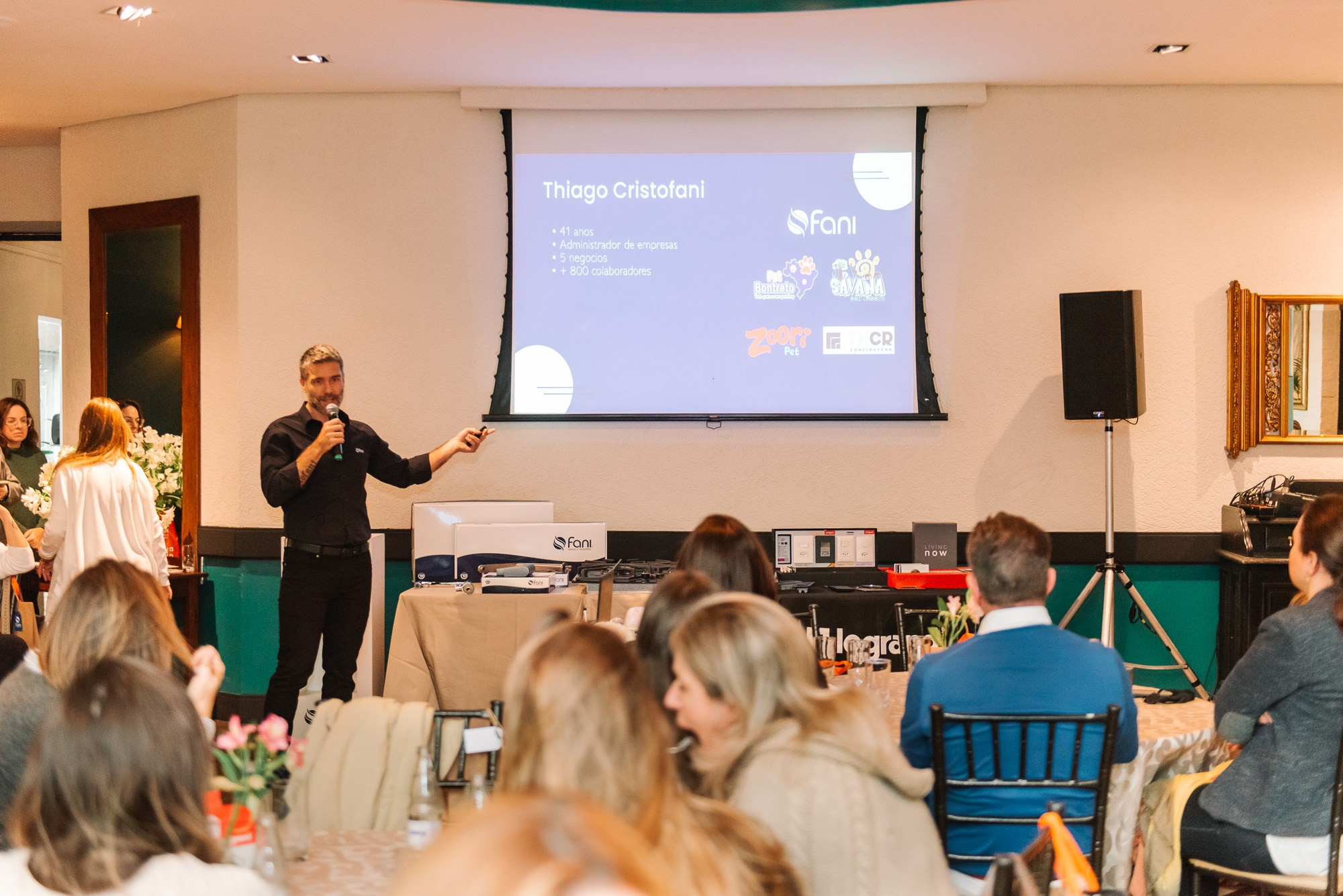 Café + Conteúdo | Casa Pinezi. 78 Imagens