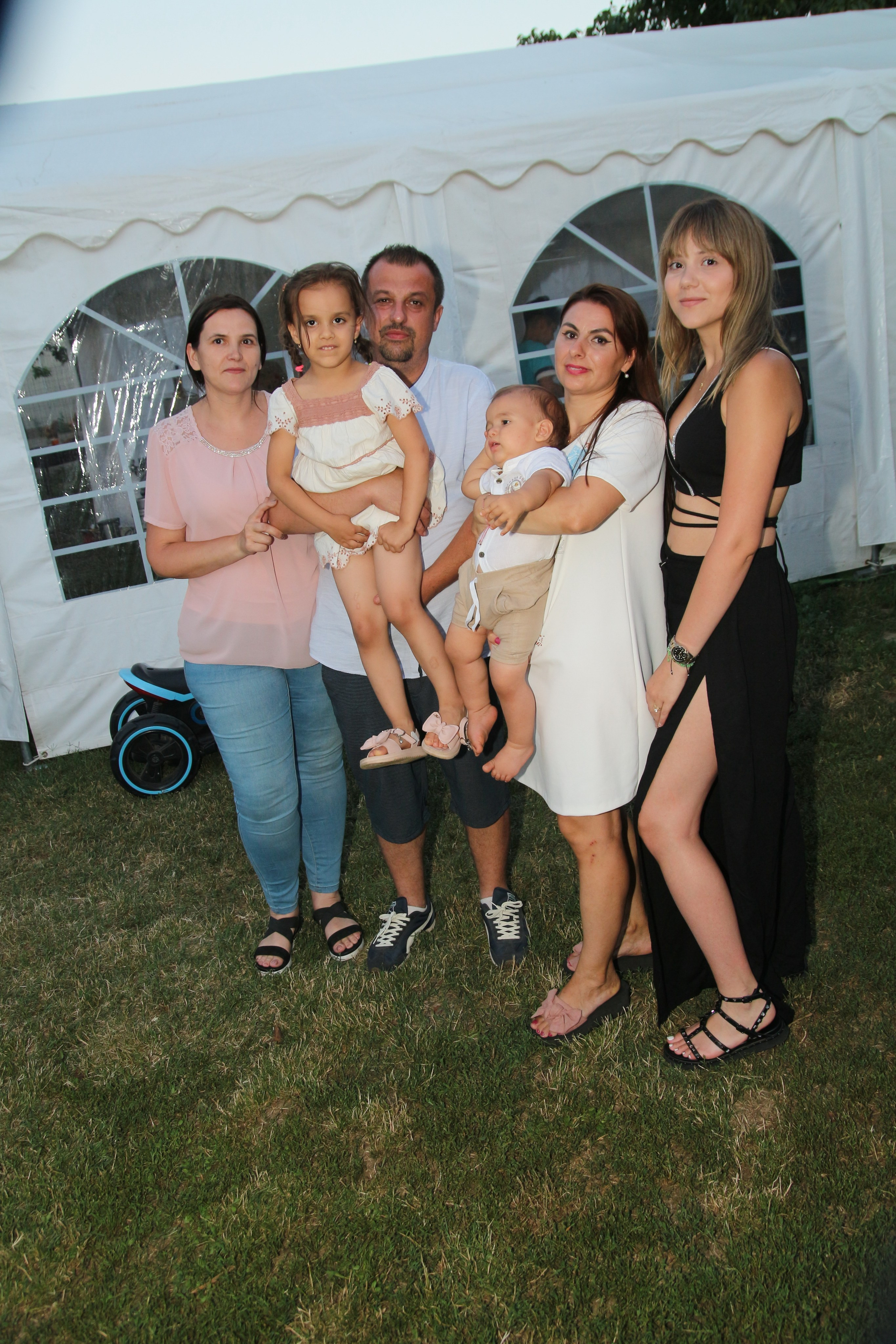 BYZO MEDIA. PETRU BYZO - family and children photographer in ROMANIA