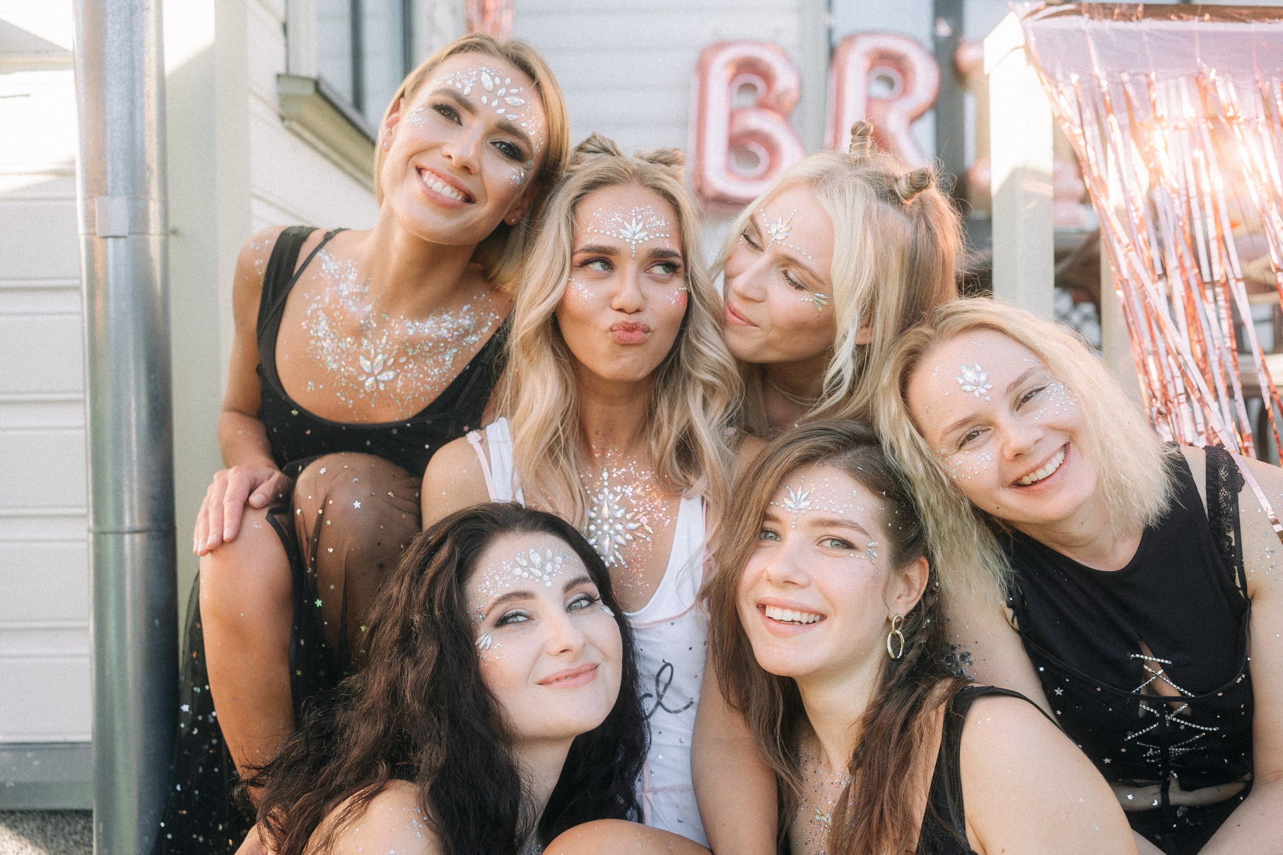 Coachella-themed Bachelorette Party. Couple and Family Photographer in Tallinn, Sasha Kaloshin