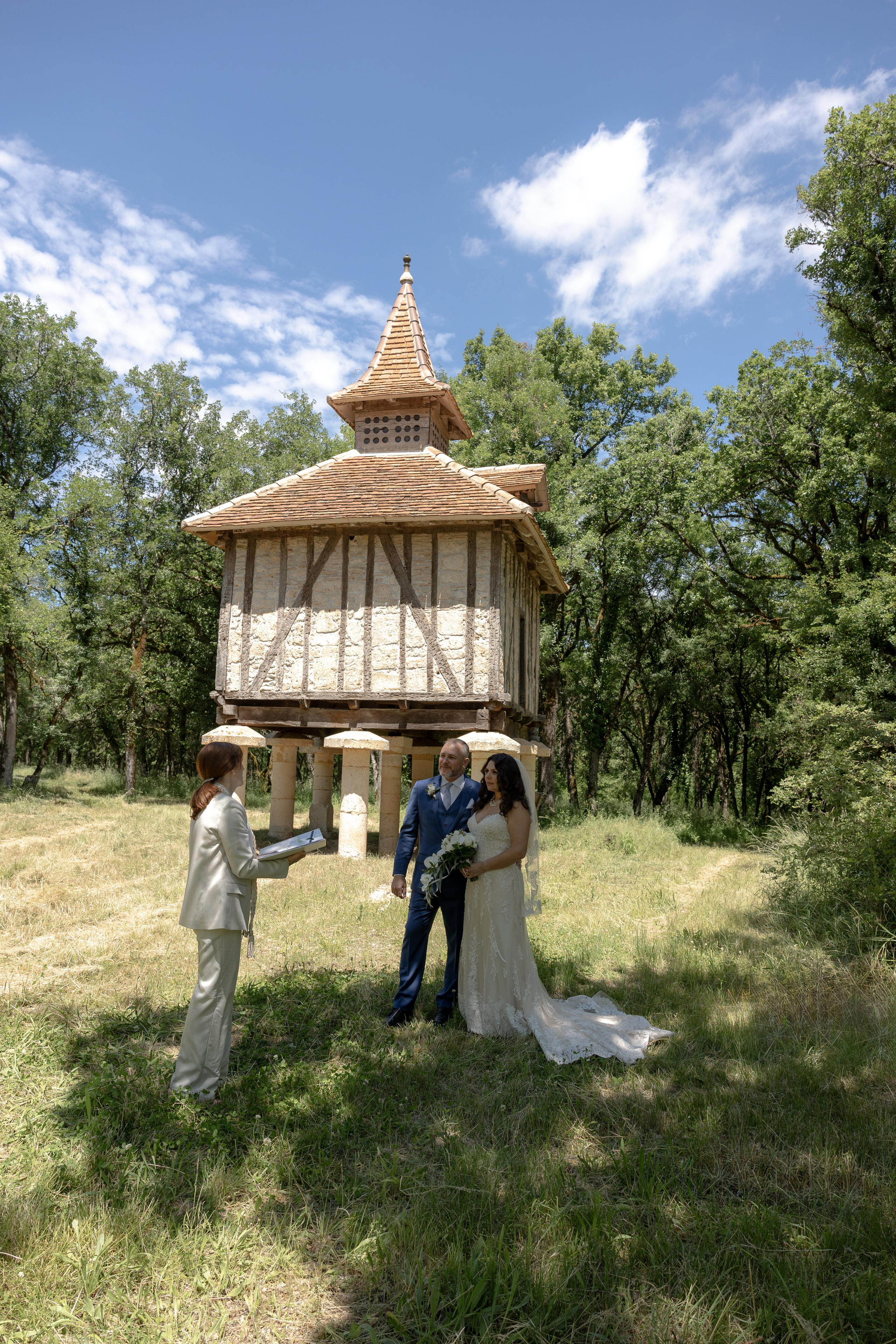 Elopement near Saint-Cirq-Lapopie. Crystal&Robert. Евгения Смирнова — Ваш фотограф в Тулузе и на юго-западе Франции