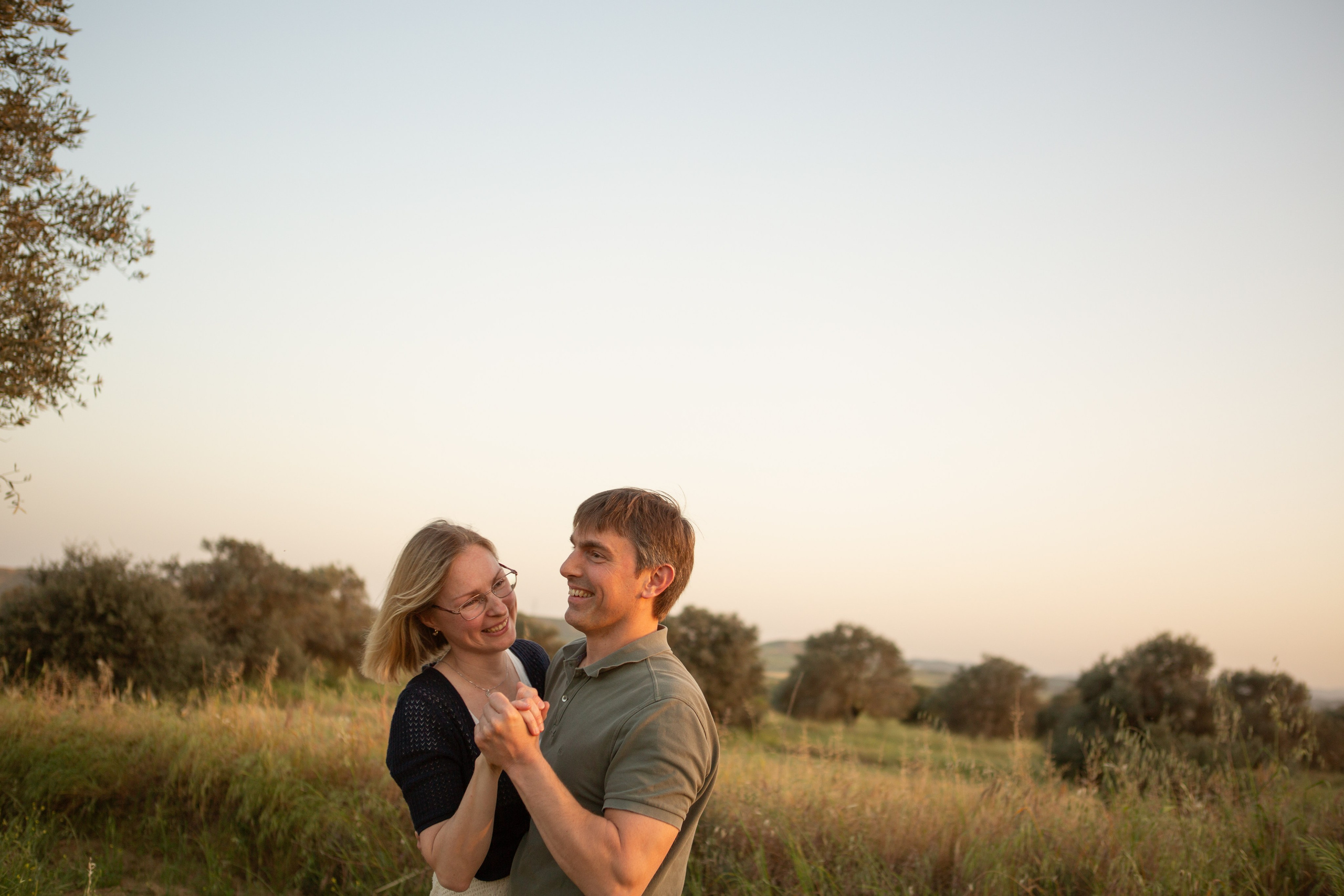 Family Lifestyle Outdoors. Фотограф беременности и новорожденных на Кипре Анна Милосова
