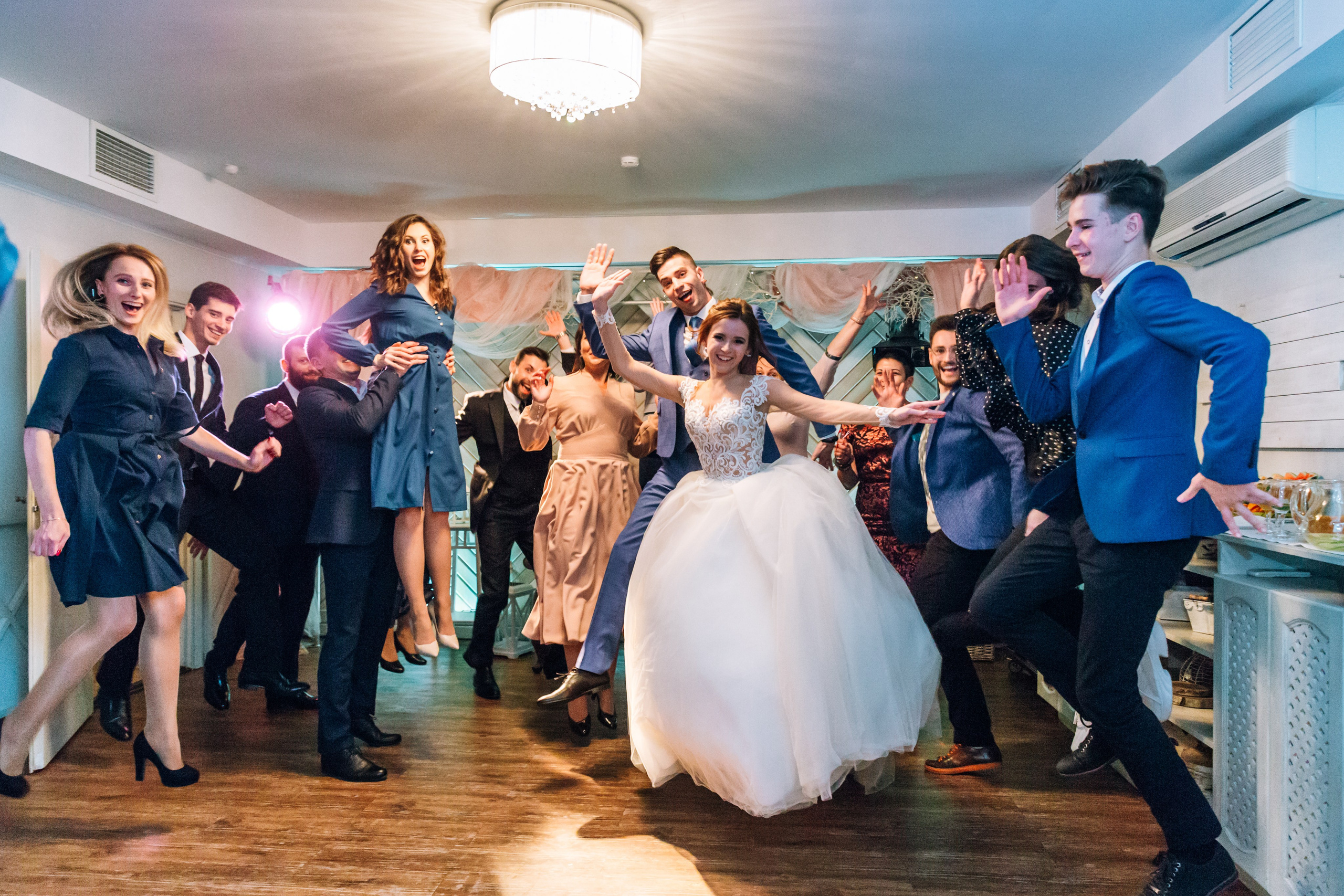 Poročna fofografija. Fotografinja in videografinja Mariia Bortiakova iz Slovenije: fotografiranje dogodkov, portretov in snemanje videov po vsej Sloveniji