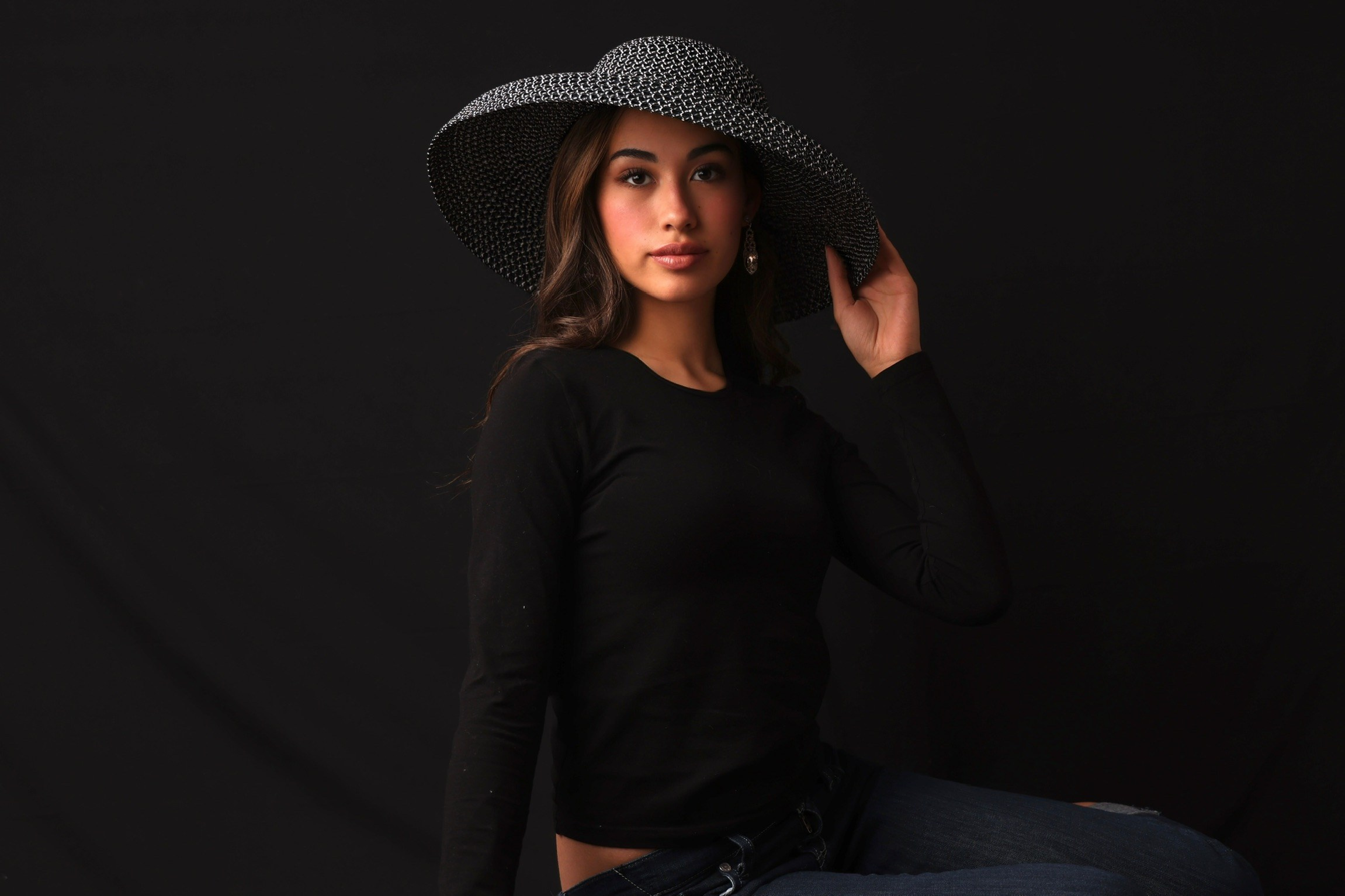 Modern Muse. Qura Creative — A Multidisciplinary Creative House for Styling, Fashion Direction, Photography & Visual Storytelling