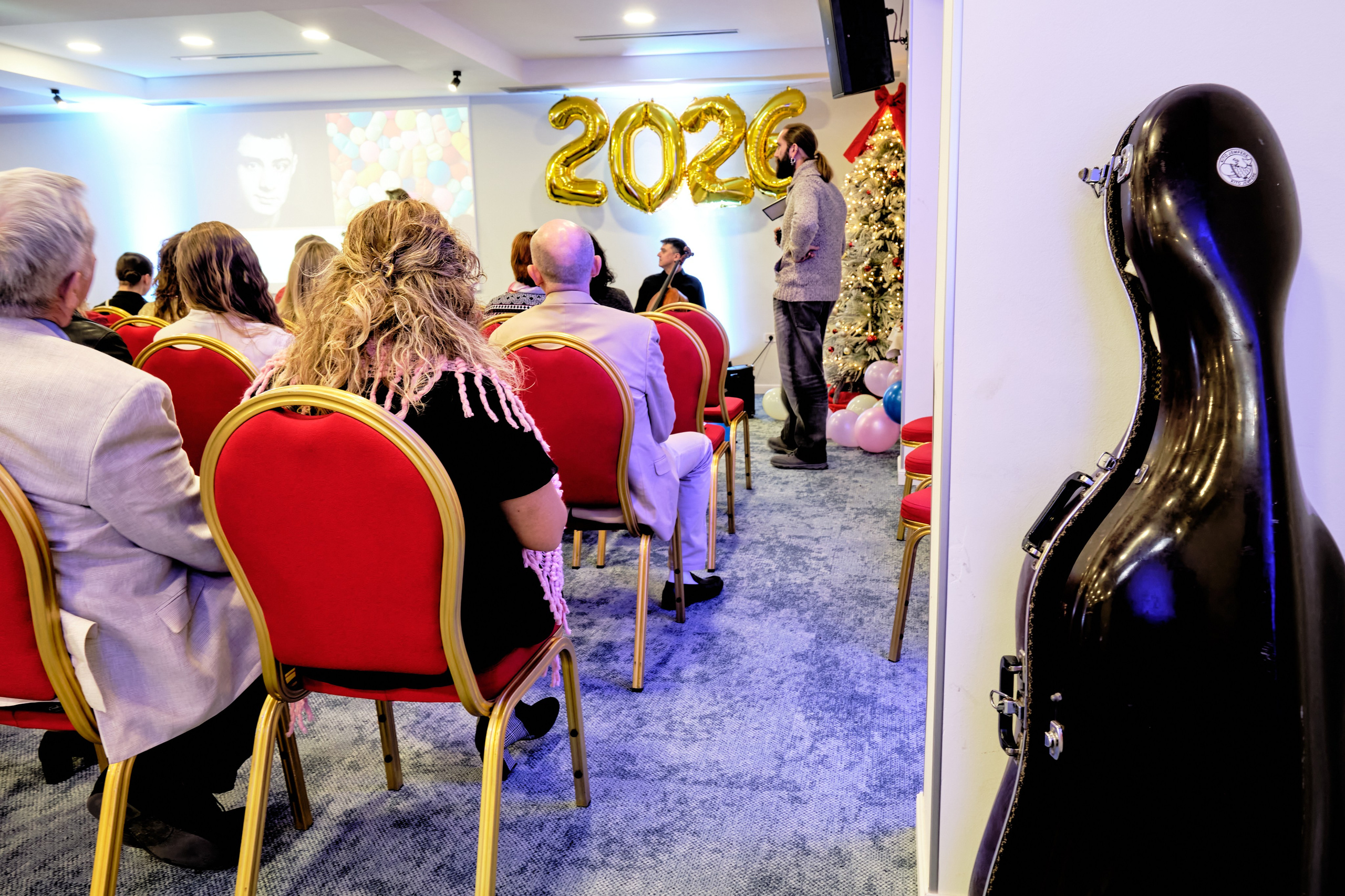 Фоторепортаж з благодійного Новорічного балу у Чорногорії. Портретний фотограф Альона Новгородцева