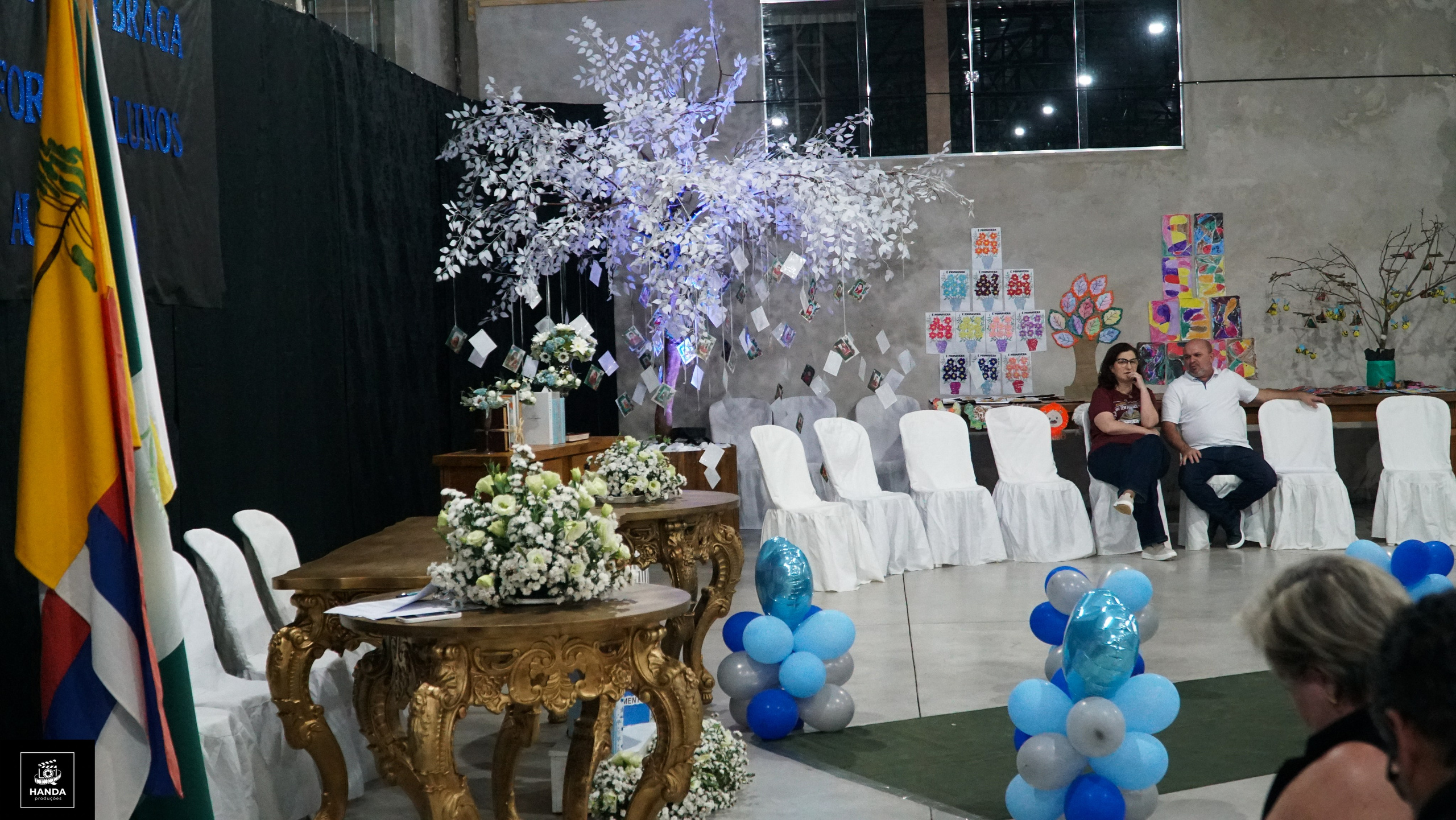 Noite autógrafos colégio Aurélio Buarque de Holanda. Handa Produções