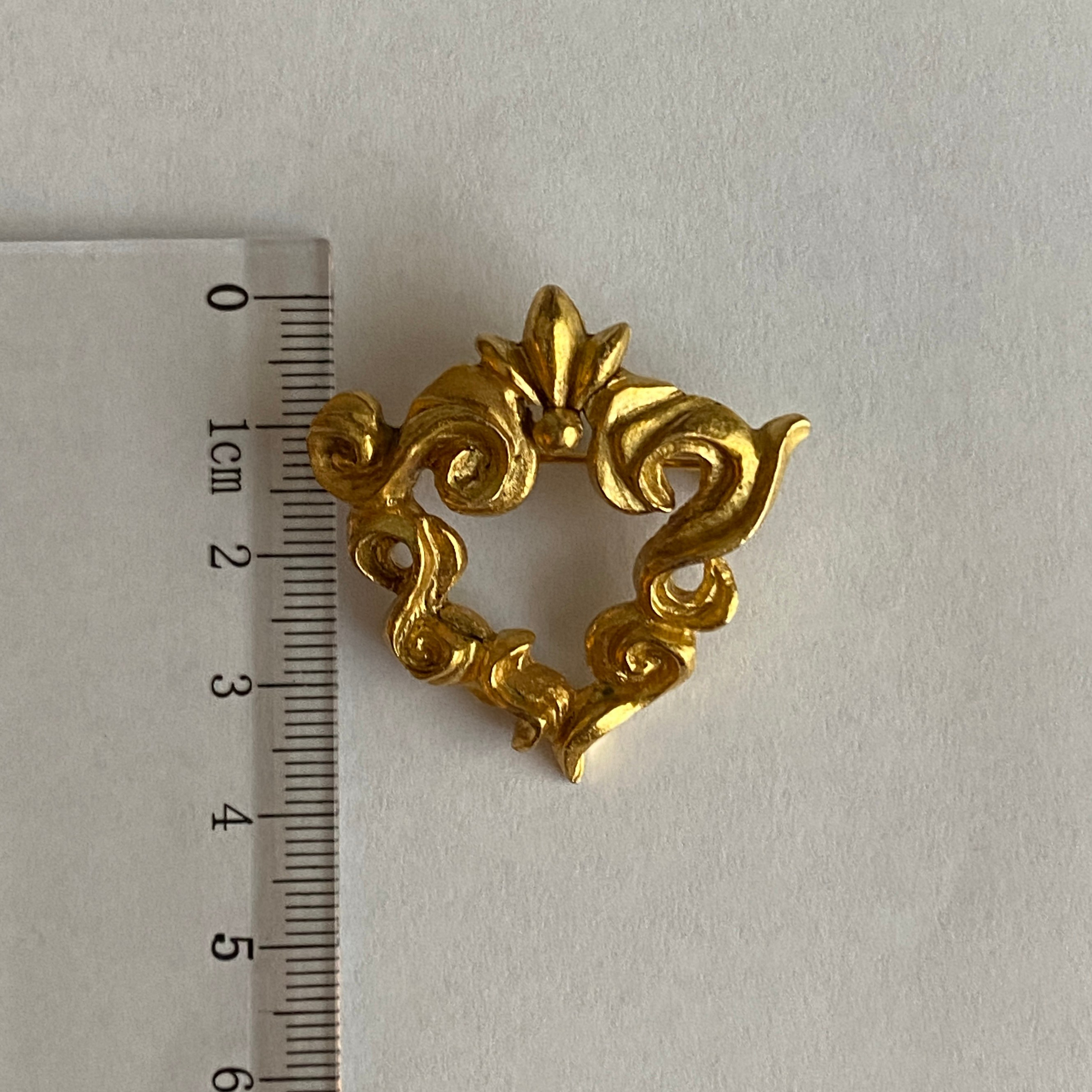 ChristianLacroix. Современнные и актикварные украшения в Барселоне, Москве и Санкт-Петербурге