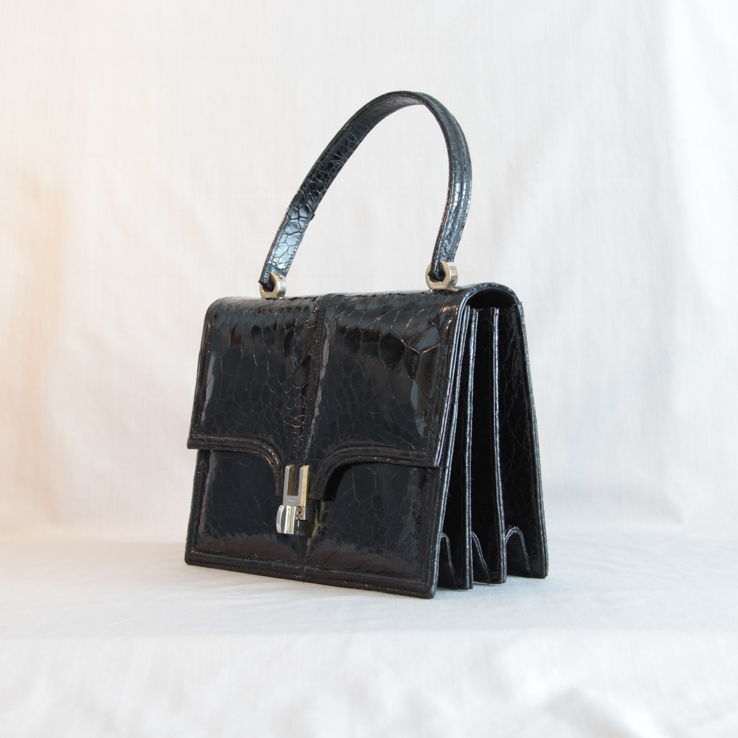 Bag5. Современнные и актикварные украшения в Барселоне, Москве и Санкт-Петербурге