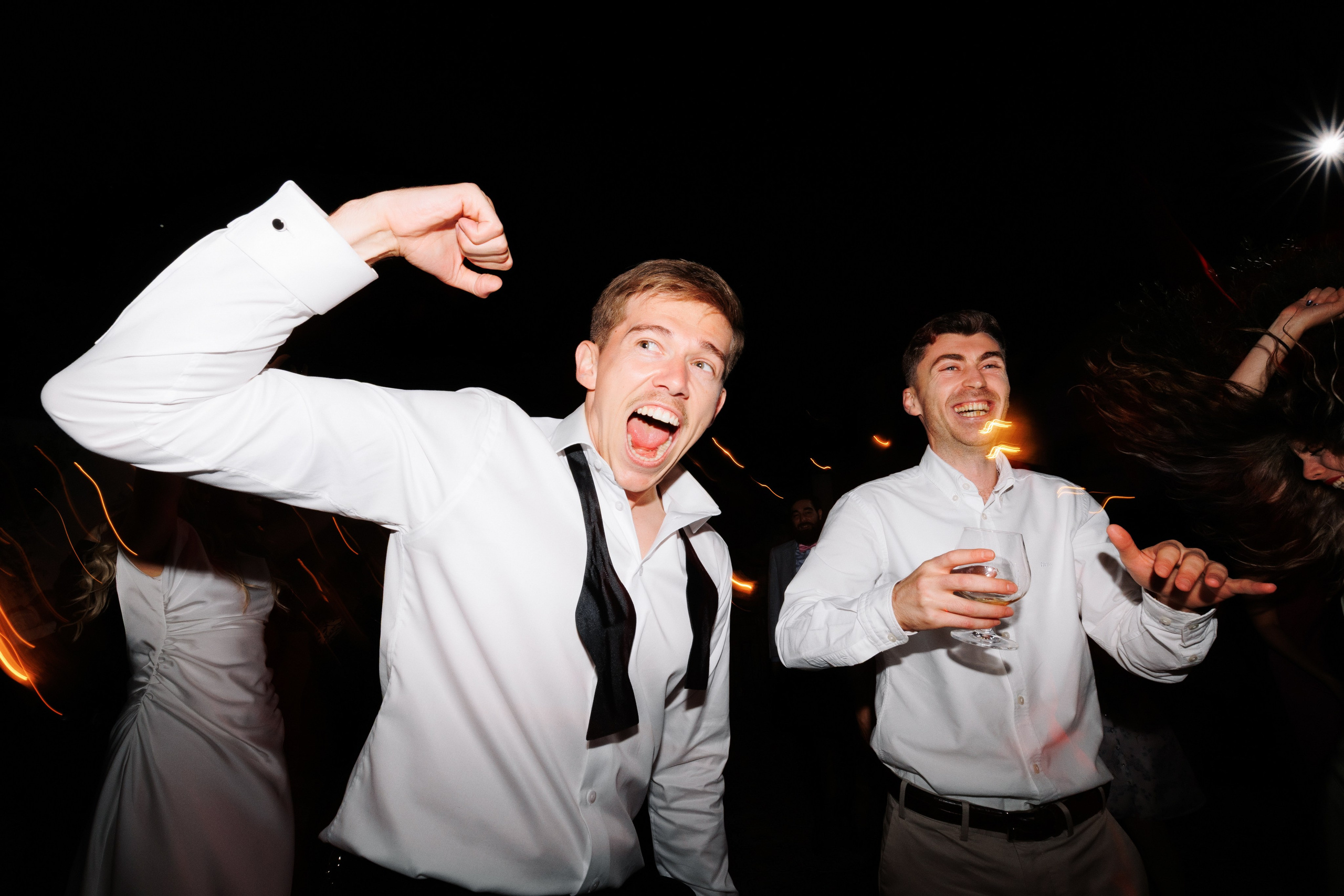 Dragoste povestită de noi. Servicii Foto Video în Chișinău și Europa ID-Brothers