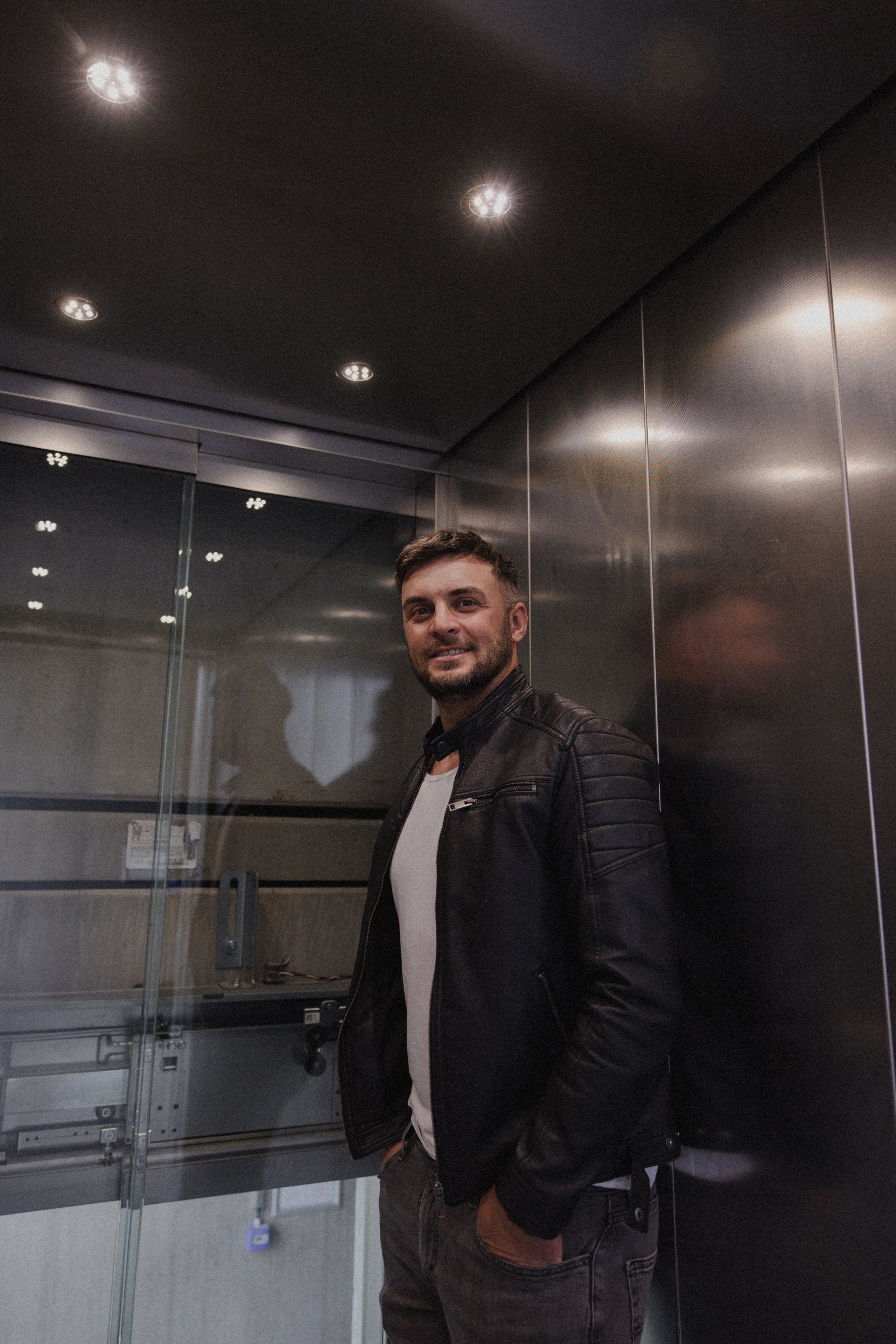 Liridon I Draußen. Hochzeitsfotografin Bochum | Halyna Reiche Fotografie NRW