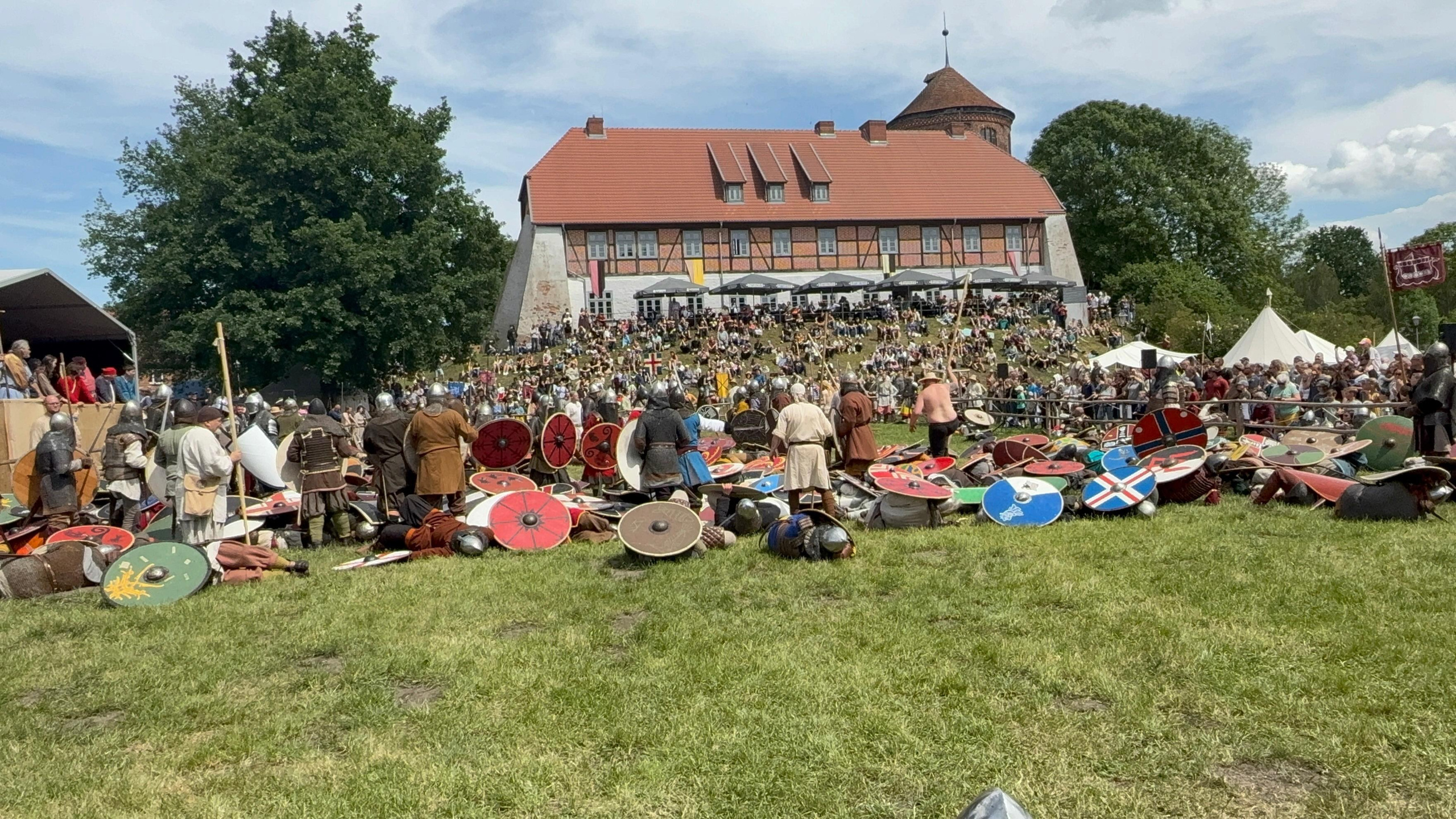 Фестиваль «Нойштадт» 2024 — клуб Нортман, реконструкция викингов в Германии. КРиС «Нортман»