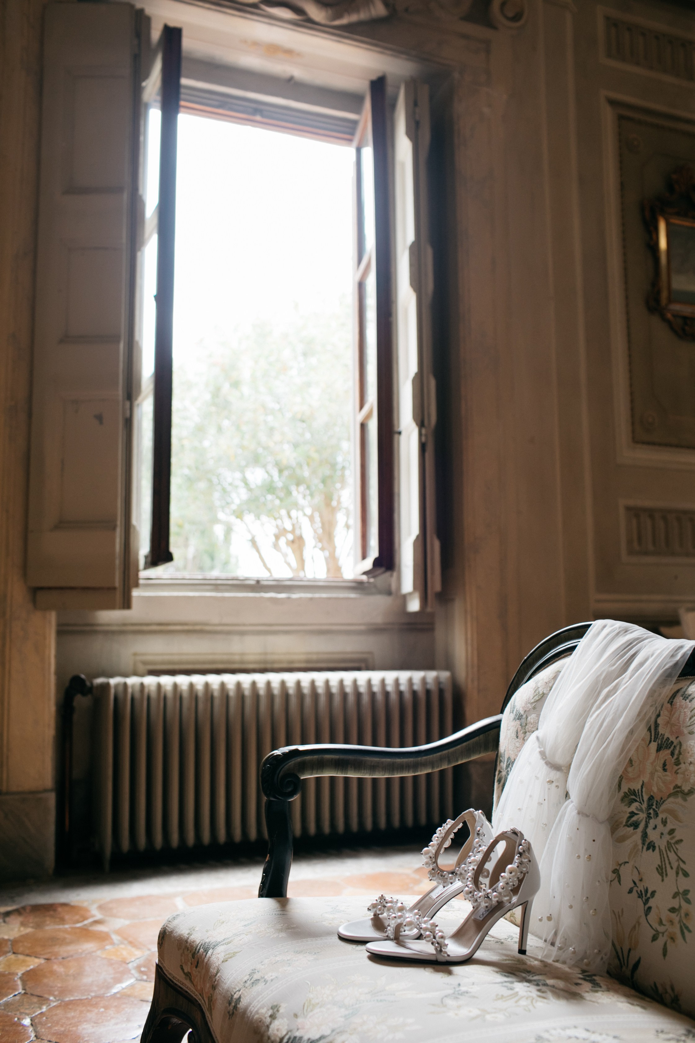 Tuscany Castello di Montegufoni wedding. Iurkovski PHOTOGRAPHY in Europe. Luxury destination weddings and events