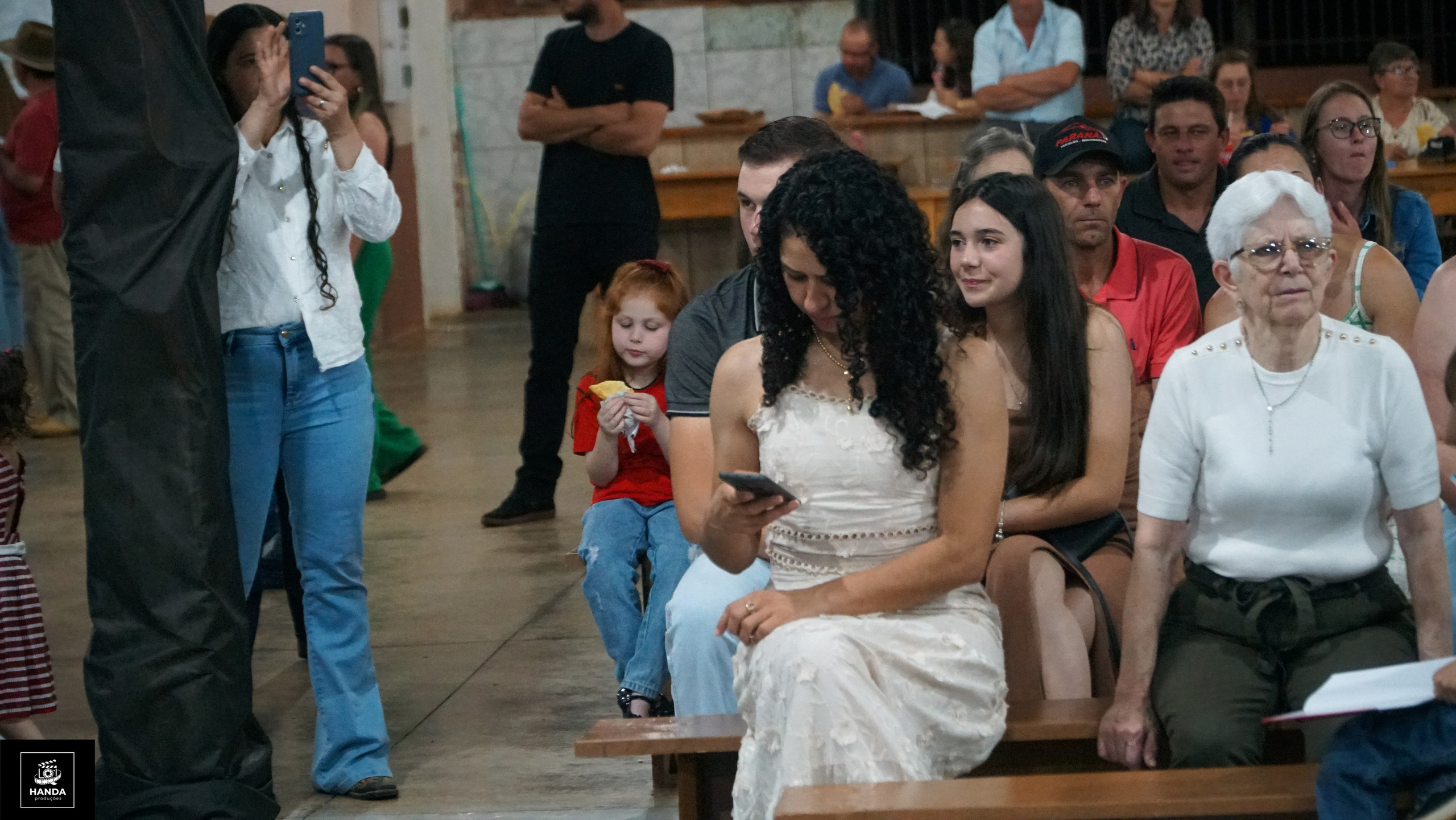 Noite autógrafos colégio Aurélio Buarque de Holanda. Handa Produções