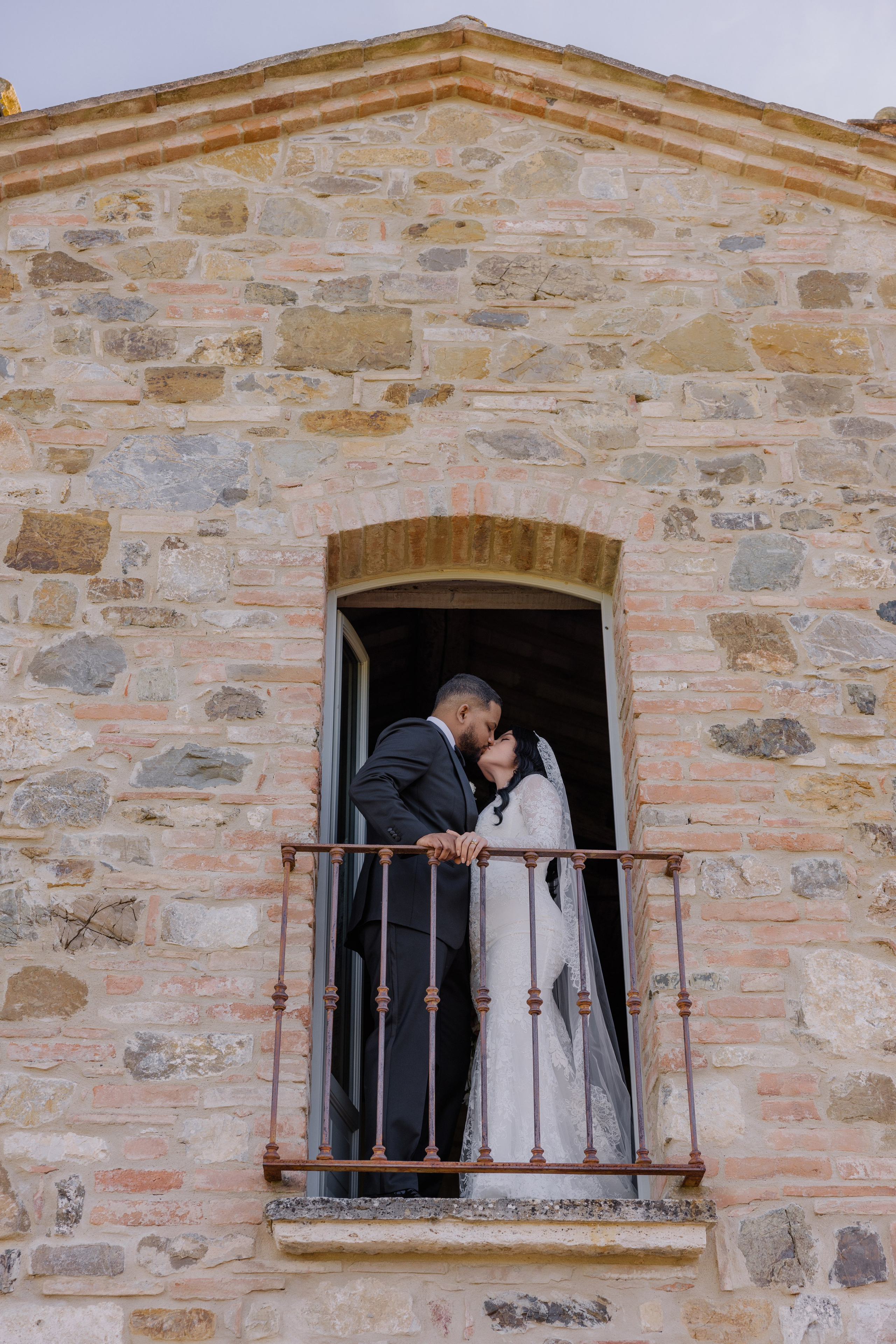 Mitcell&Melanie digital. Wedding photographer Italy