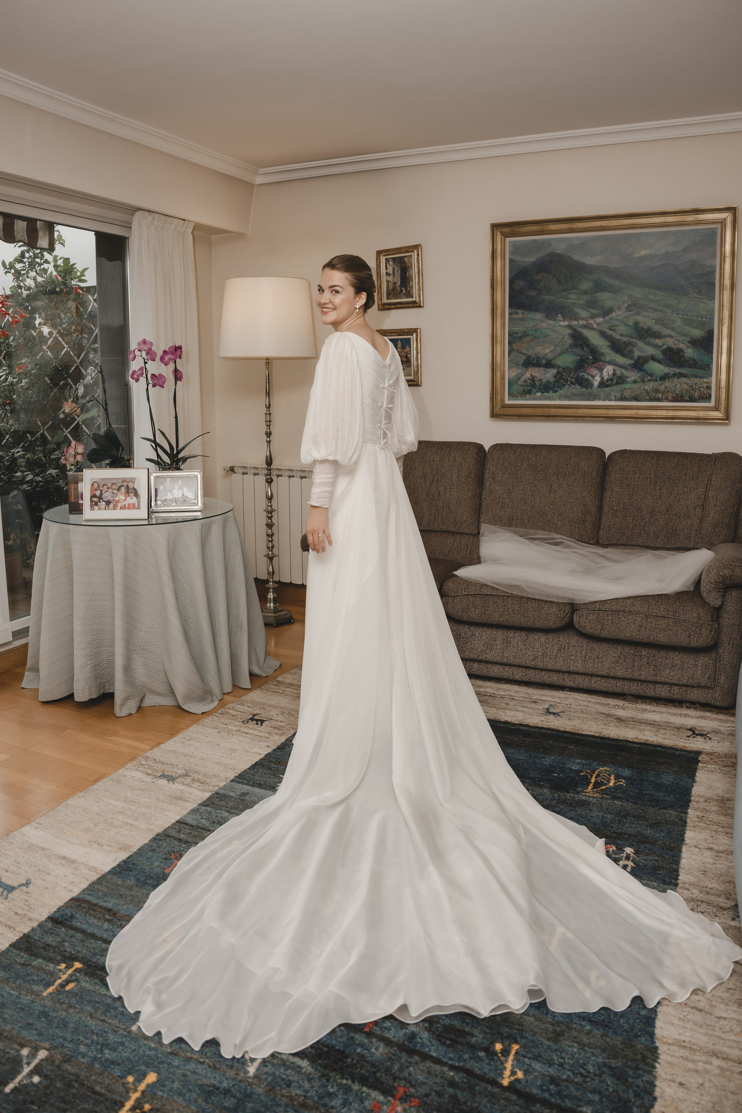 Elegancia y alegría familiar. Boda de Andrés y Lucía en San Sebastián. Holigood foto y video reportaje de bodas en San Sebastián y Europa