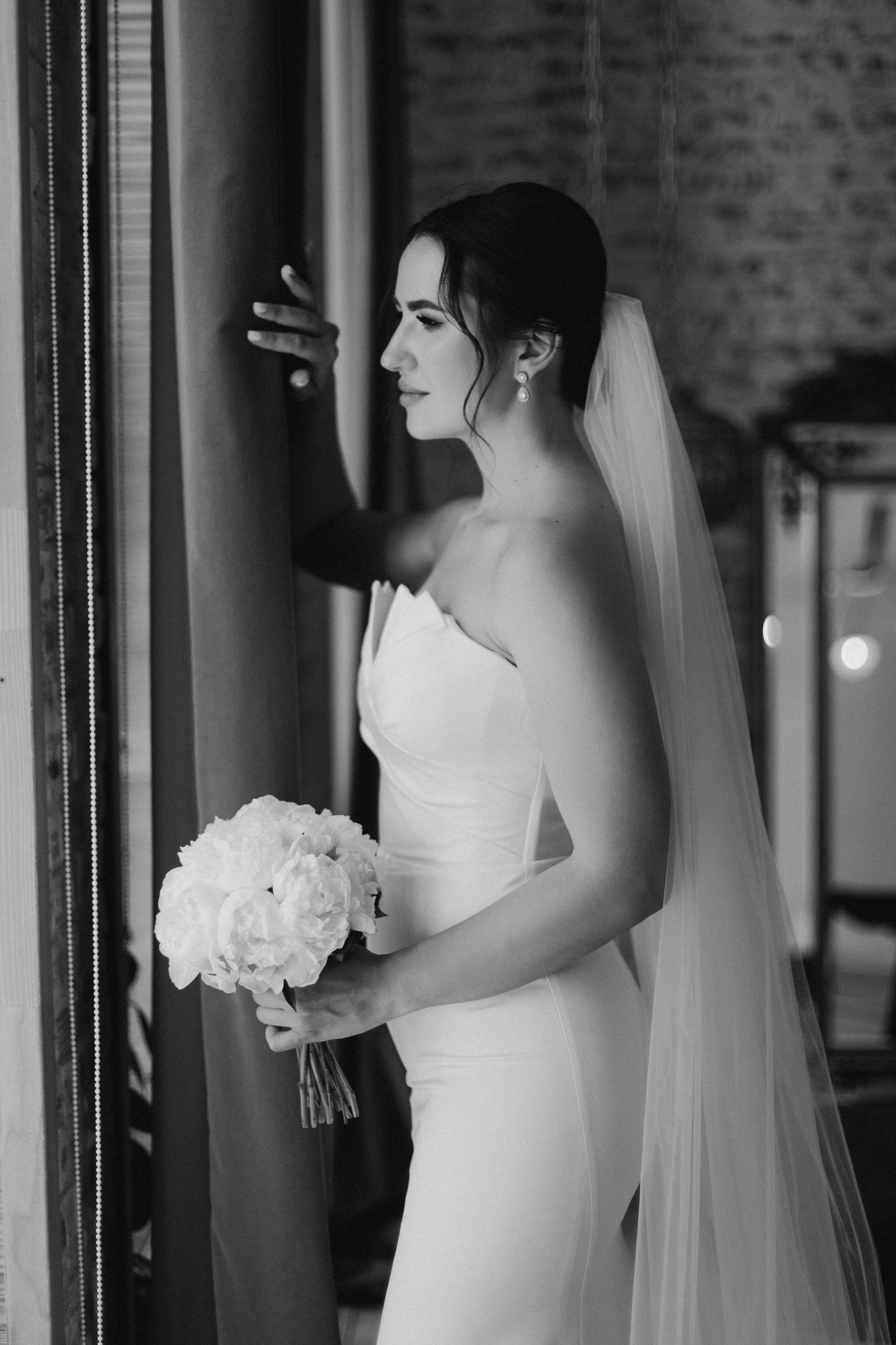 White Wedding. Wedding and Family Photograph