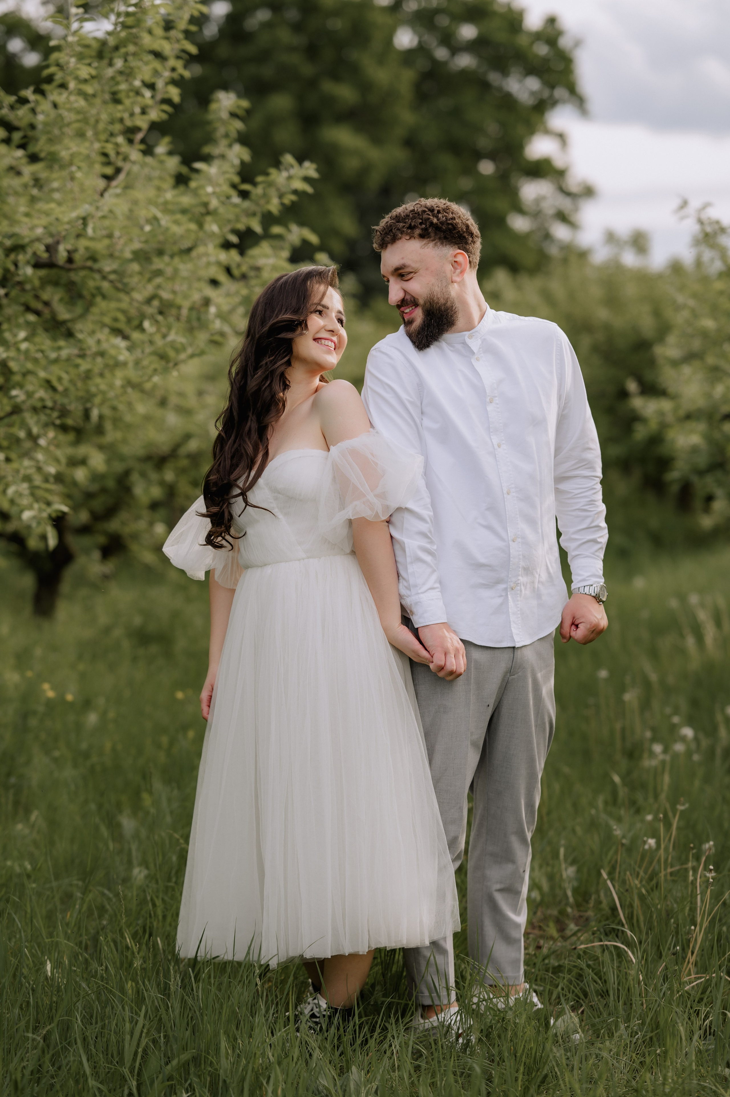 Magda + Andrei | Lovers in the garden. Proud Vision Weddings | Wedding Photography & Film — Servicii profesionale Foto Video Nunta Iasi