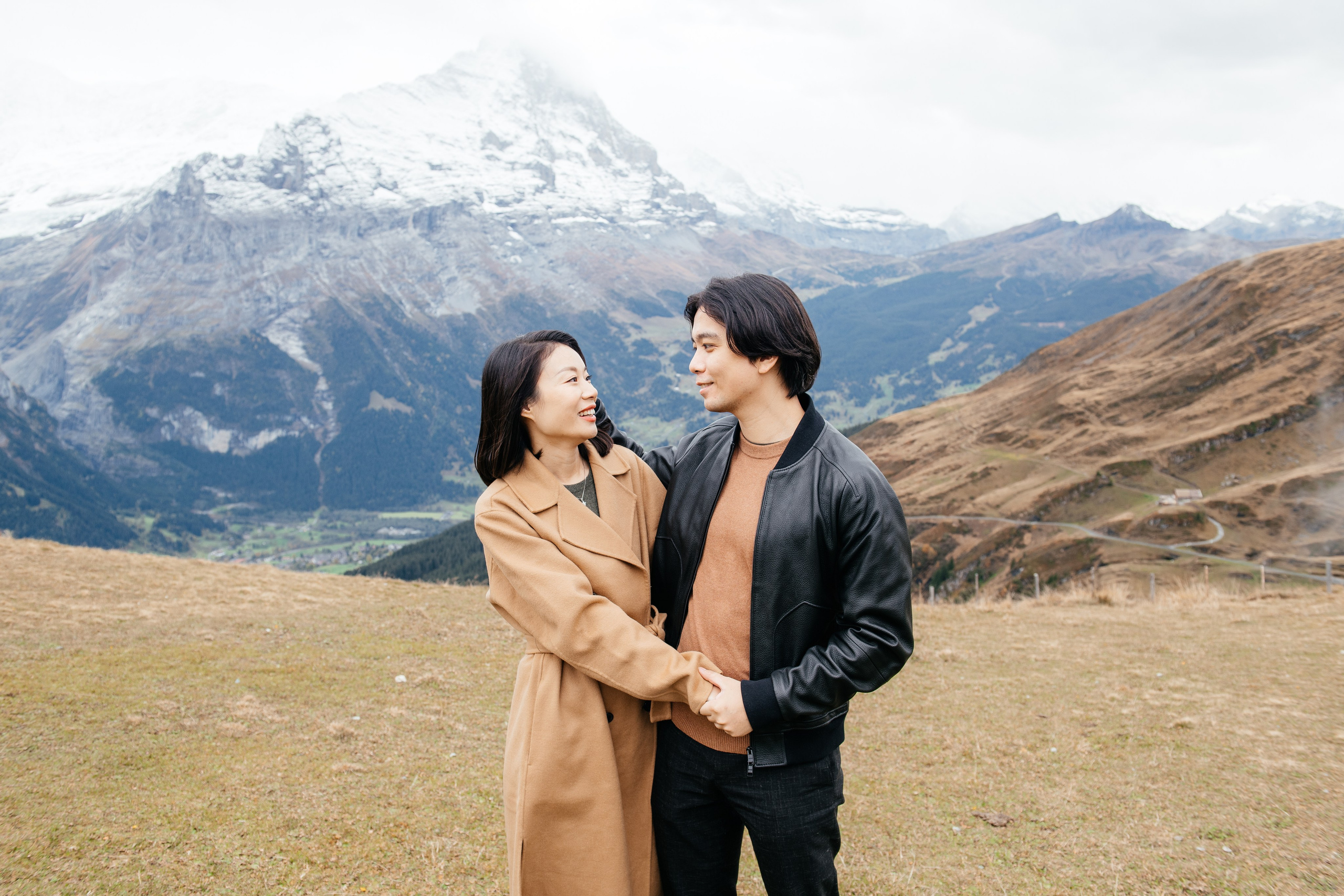 Kaiwen & Xiaoming Grindelwald, Switzerland. I am Elena Altendorfer. Wedding photographer in Zurich and Switzerland