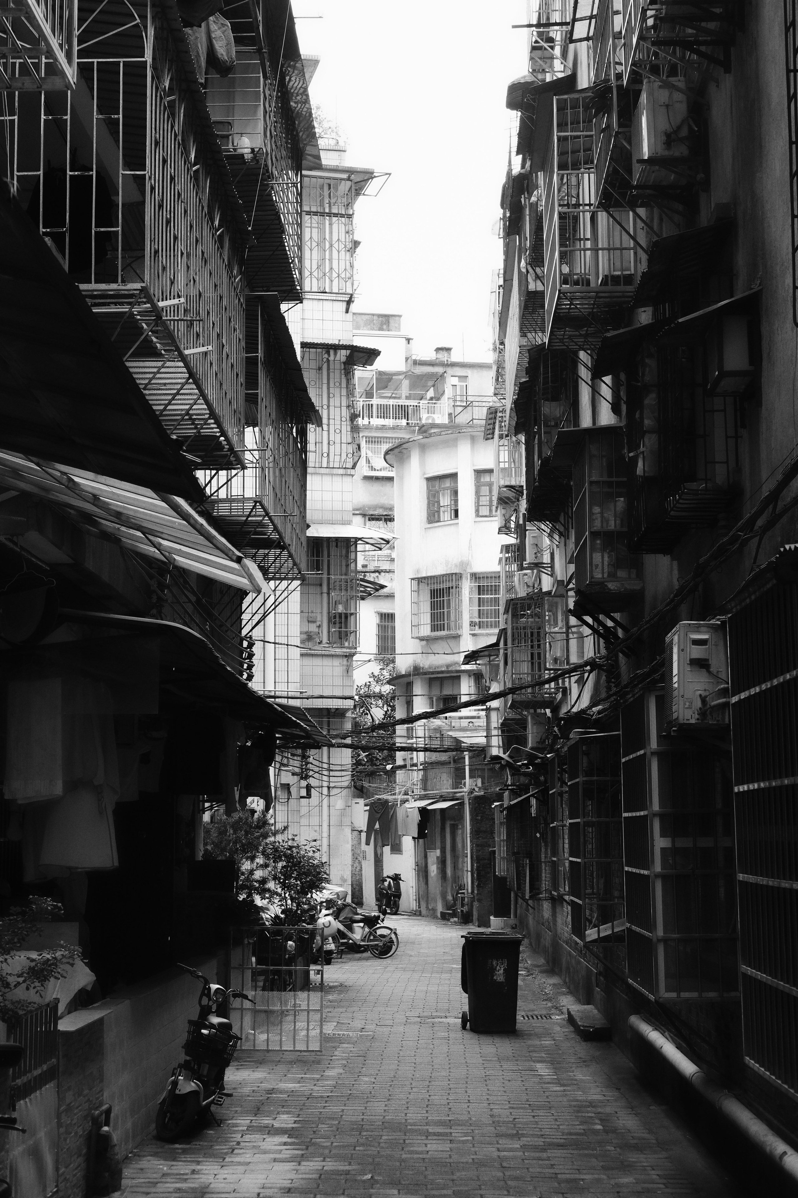 Capturing Life in Black and White - Candid Street Photography