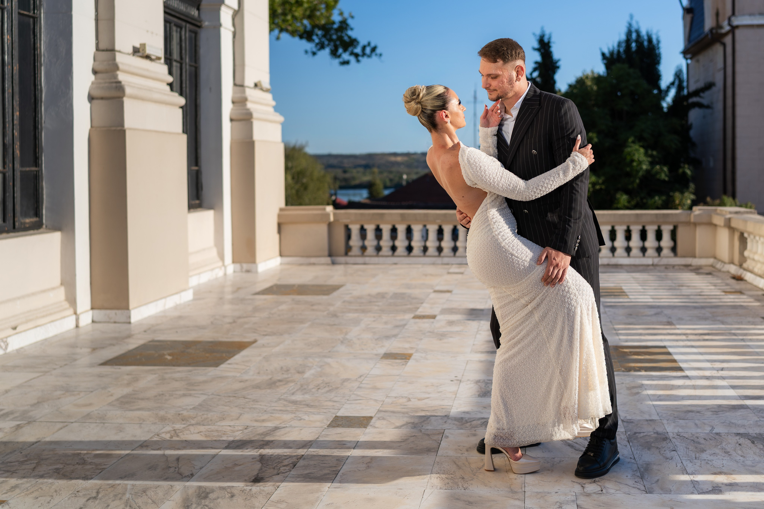 Cununia civilă a lui Tudor și Mădălina – eleganță, emoție și lumină. Event, portrait, and lifestyle photographer