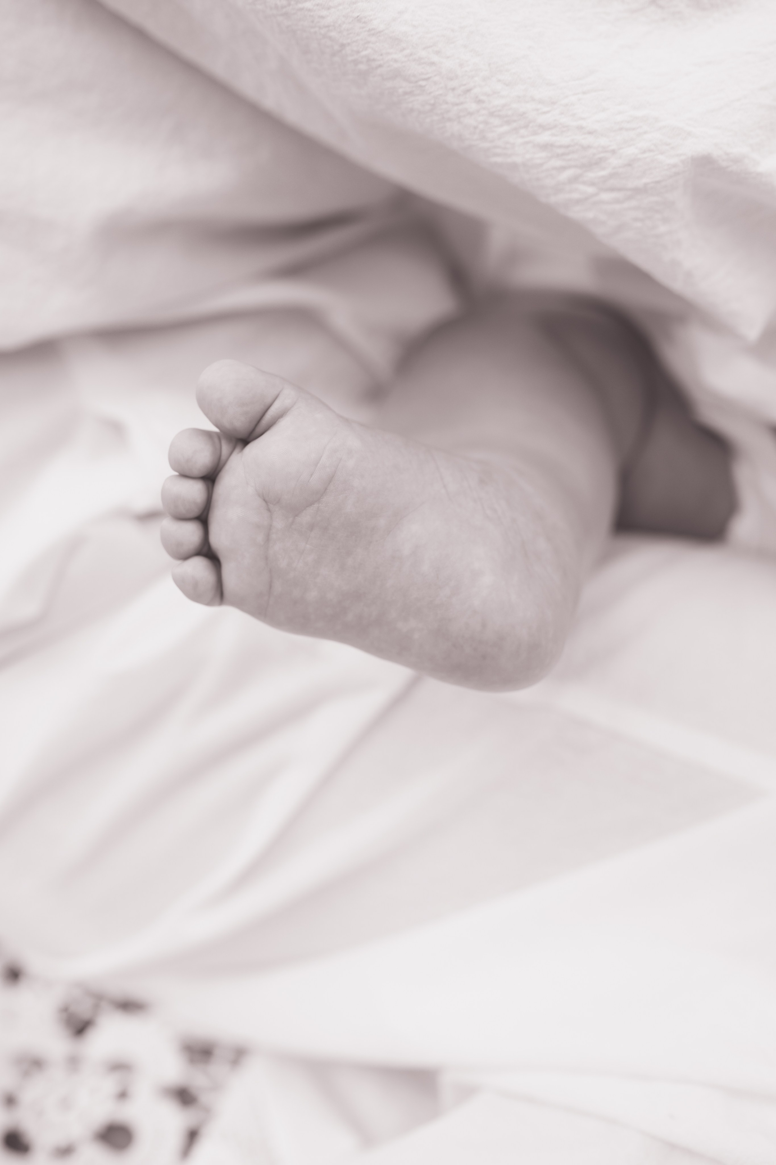 Mother Earth: Proiect de Fotografie Maternitate | Mădălina Beda. Madalina Beda- Artist vizual, fotograf, doula la nastere, consultant babywearing Brasov si in toata tara