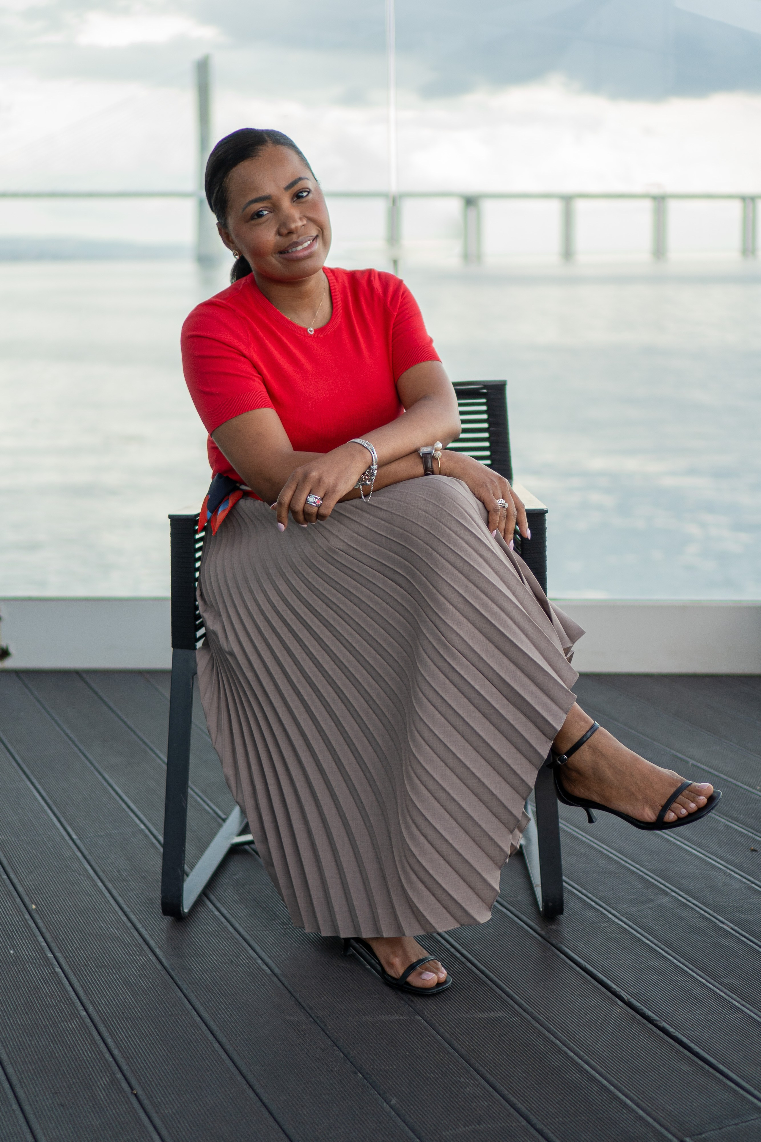 Raquel Ribeiro. Frames by Giovani Braga