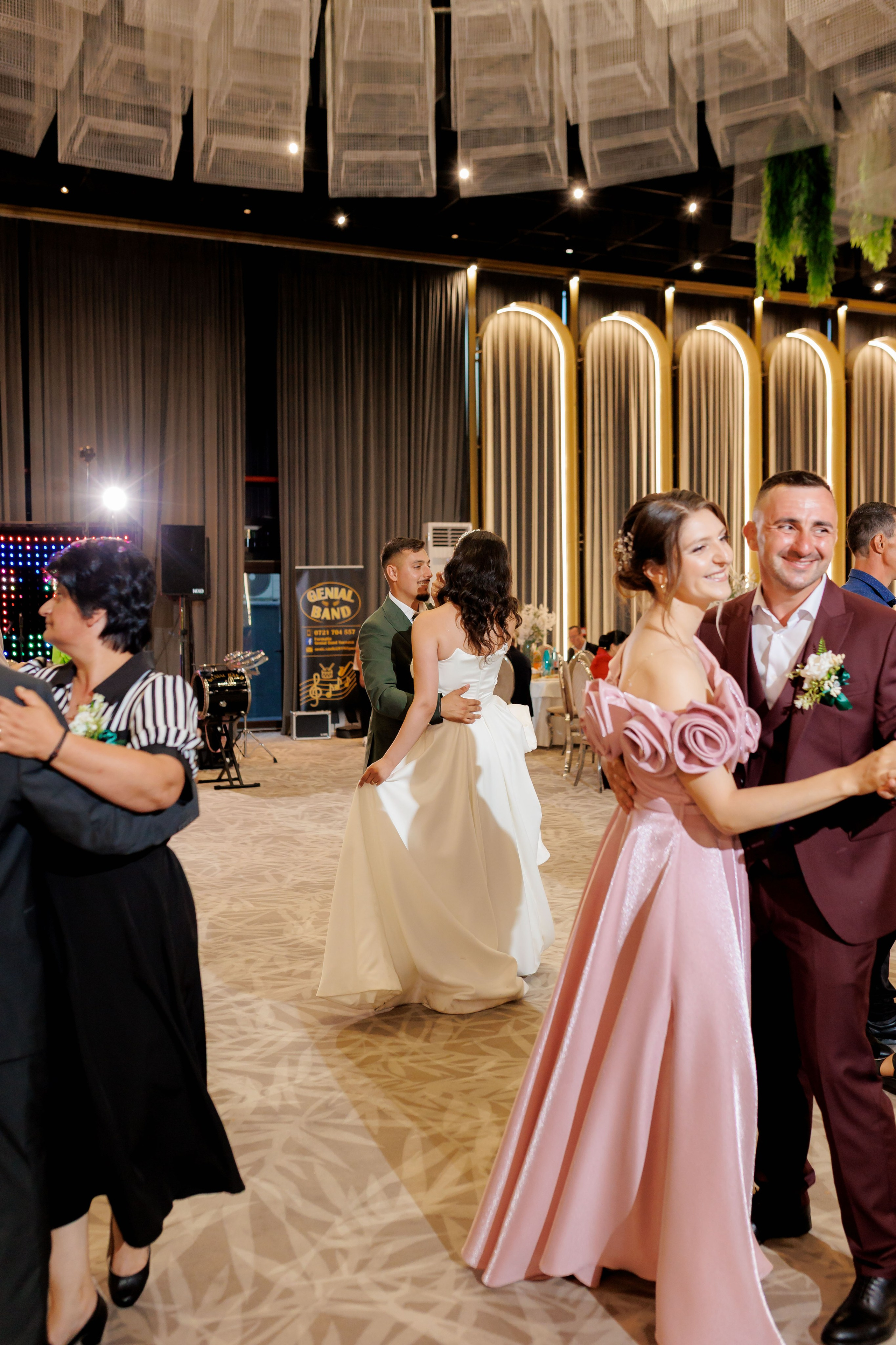 Nunta Nicoleta & Răzvan | Fotografie & Videografie Profesională. Servicii foto-video profesionale, pentru momente de neuitat