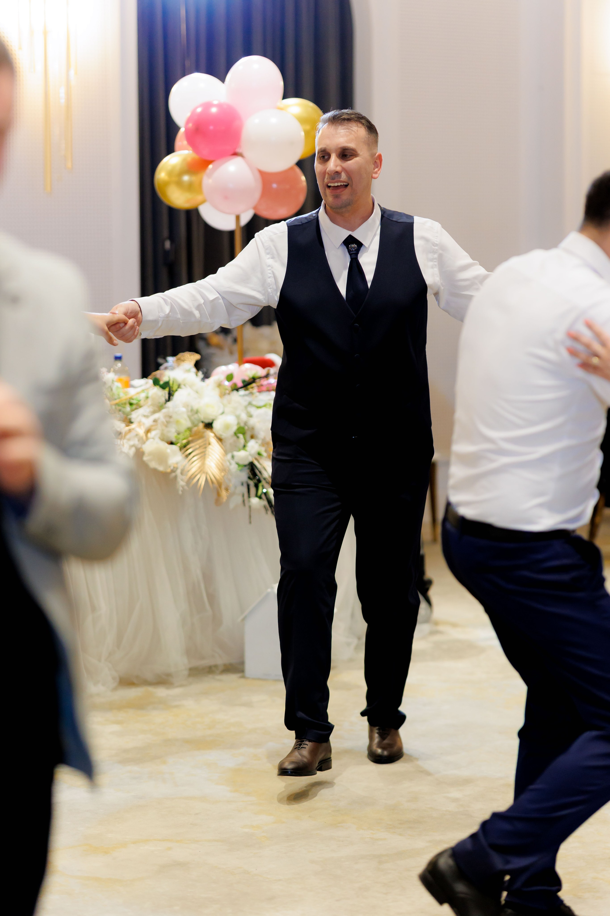 Povestea voastră, regizată de noi |Cristi Turculet Videograf Nuntă Suceava | wedding highlight. Servicii foto-video profesionale, pentru momente de neuitat