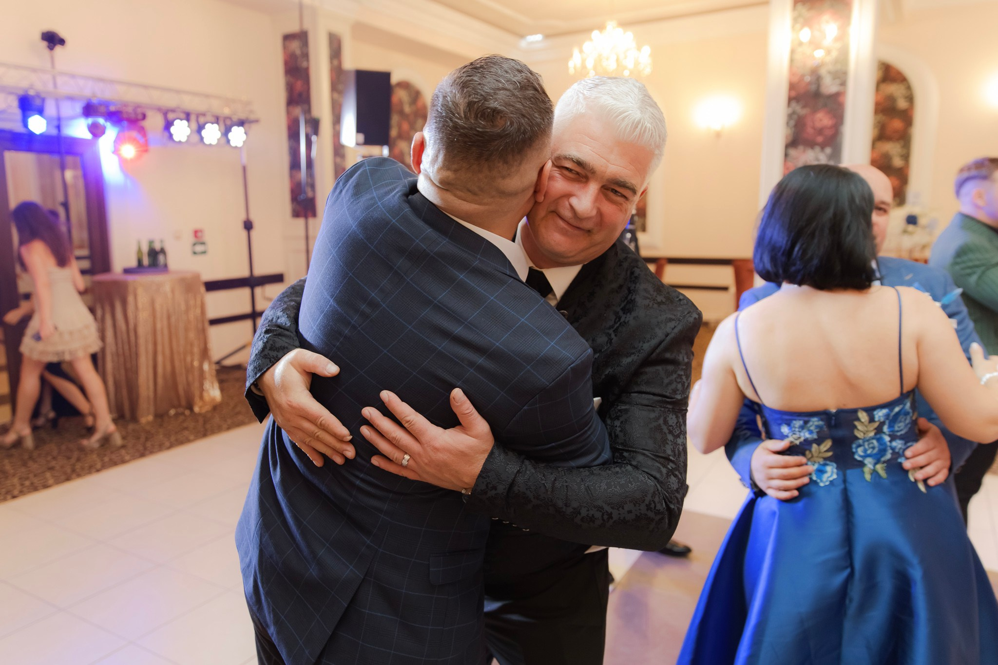 Mihai & Oana. Servicii foto-video profesionale, pentru momente de neuitat