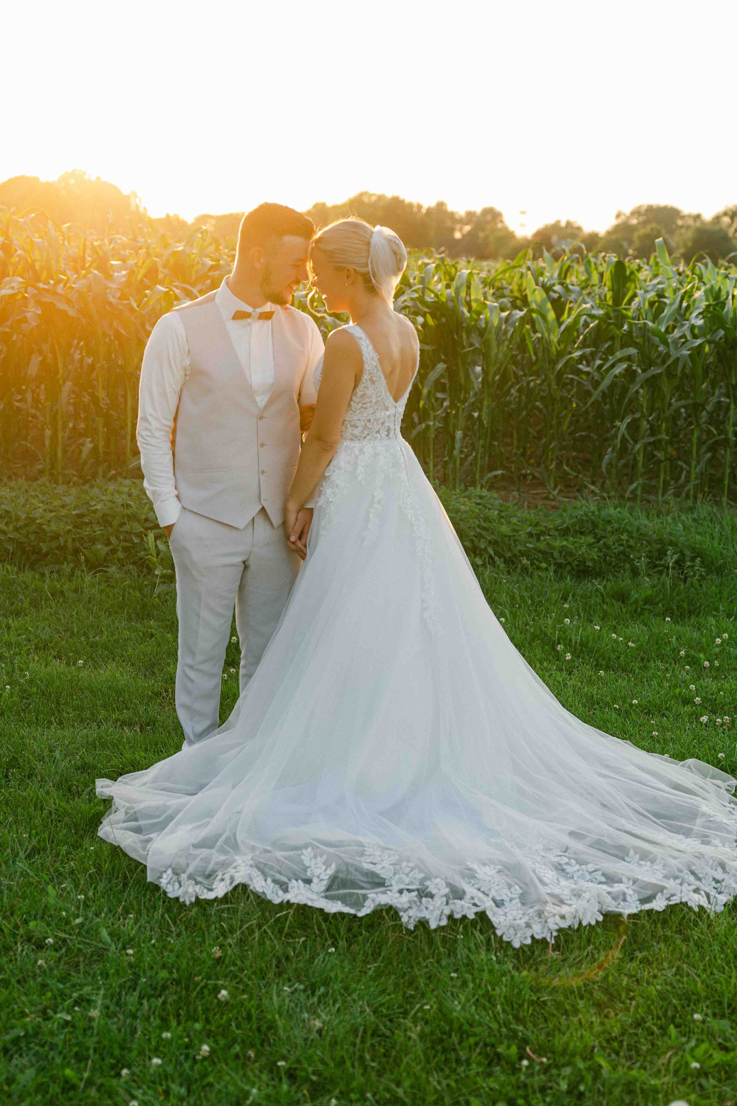 sonnenuntergang fotoshooting bei hochzeit im ak happiness 