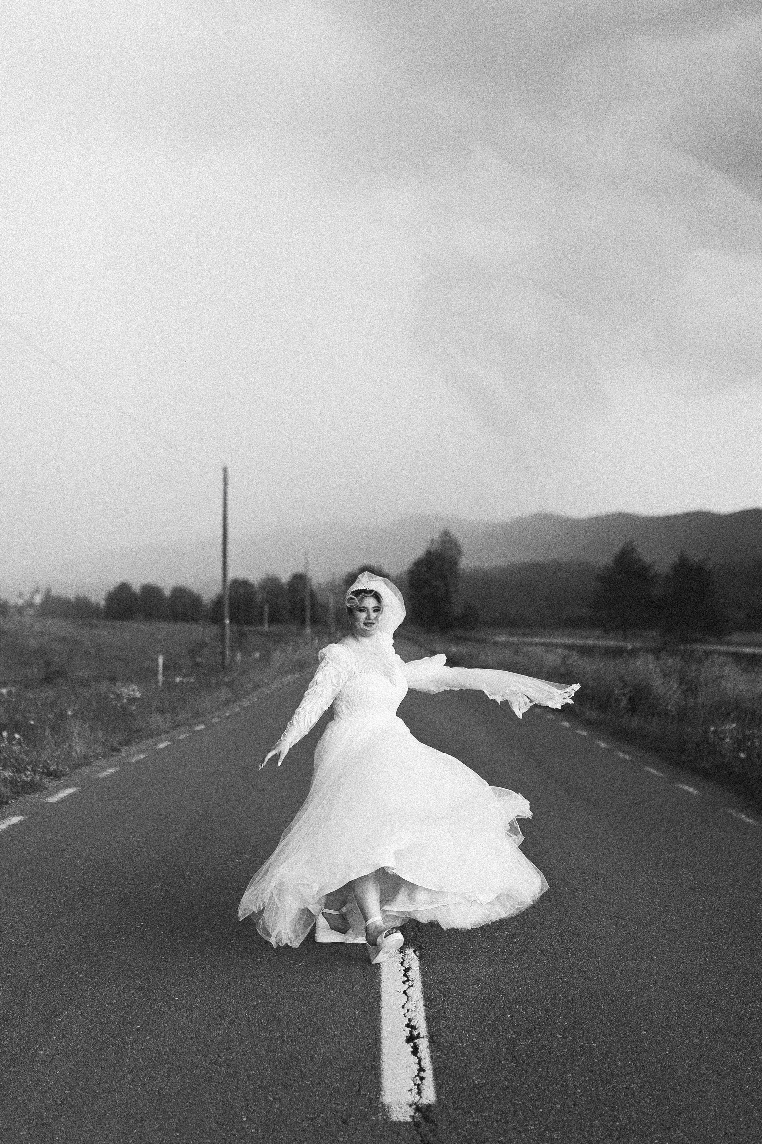 Oana & Andrei. Vlad Aconstantinesei Photographer