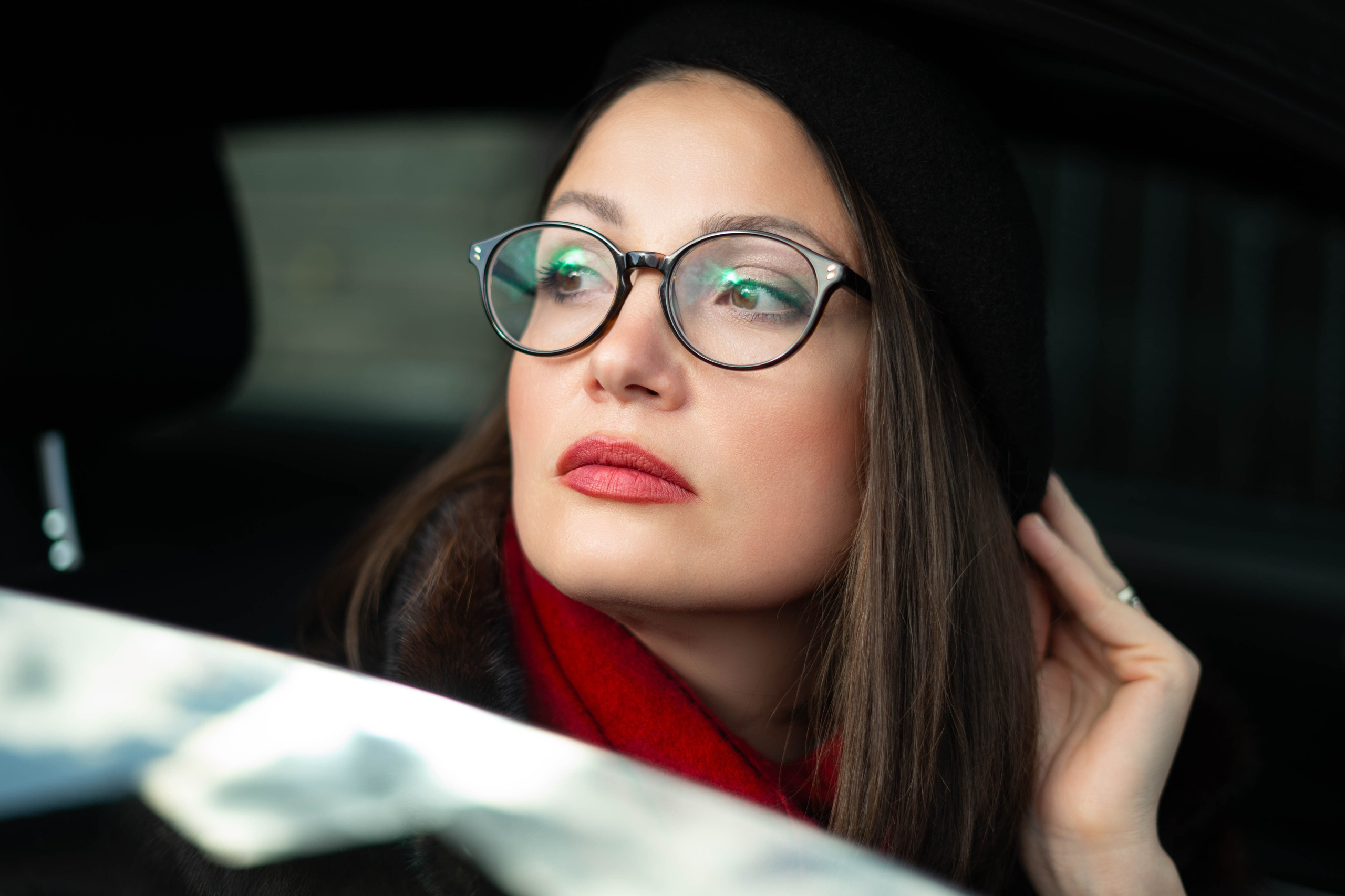 Dincolo de geam. Photographer Anna Iurii