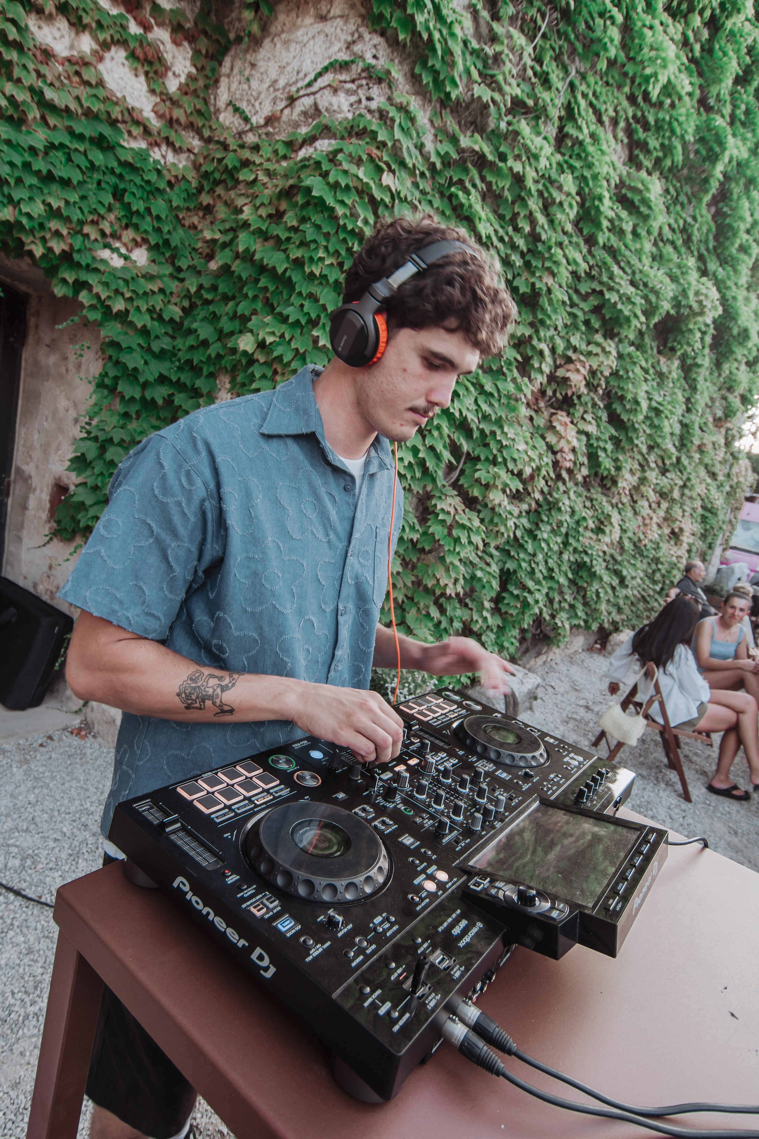 Reportage de fête au Château Prat de Cest. Professional Photographer in France | Poitiers, Tours & Châtellerault | Portrait, Family, Corporate & Wedding Photography