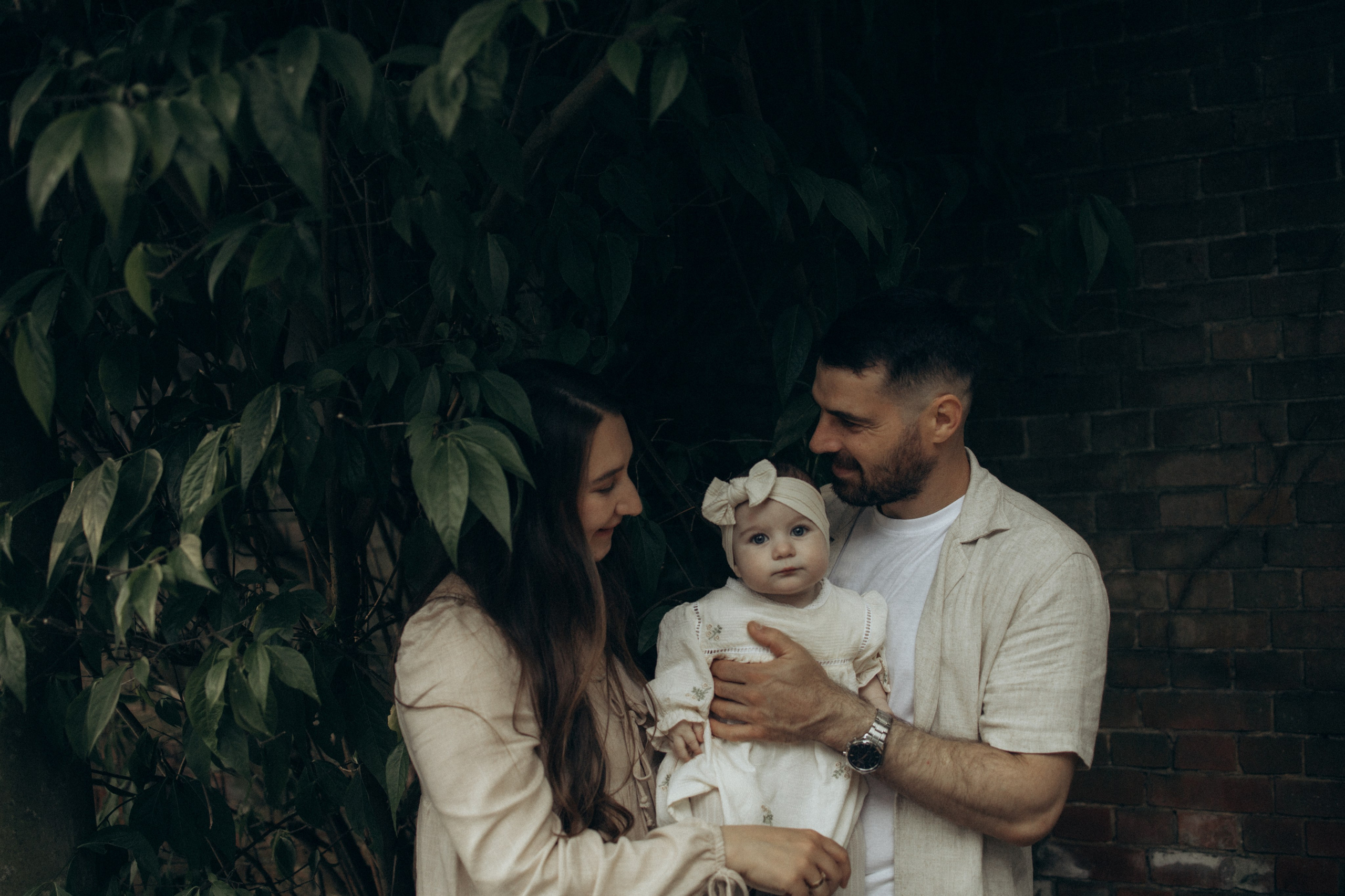 Pergola gardens. Photographer in Milton Keynes, Northampton & London — Wedding, Family & Portrait Photography