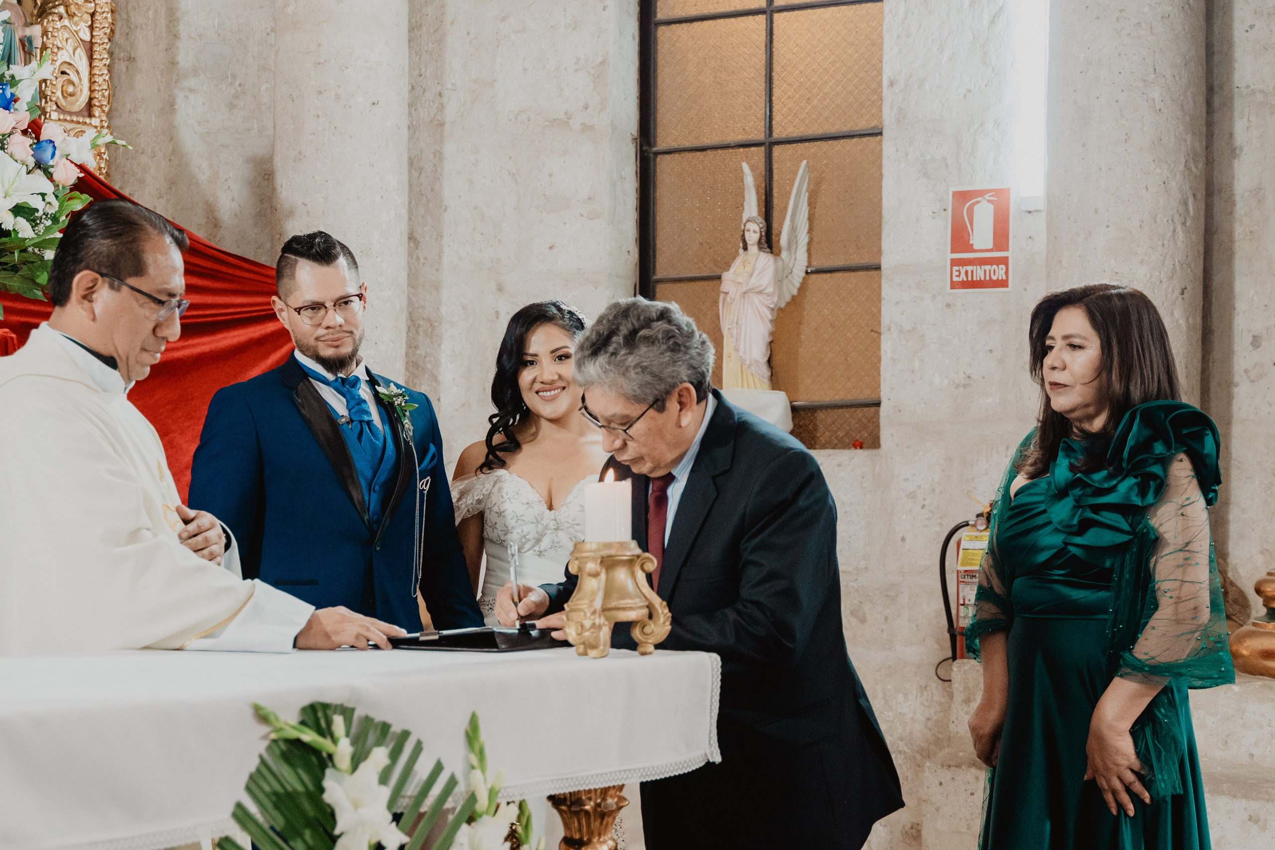 GABRIELA + JORGE | BODA CIVIL RELIGIOSA. Studio KVTA | Fotografía y Video de Bodas en Arequipa