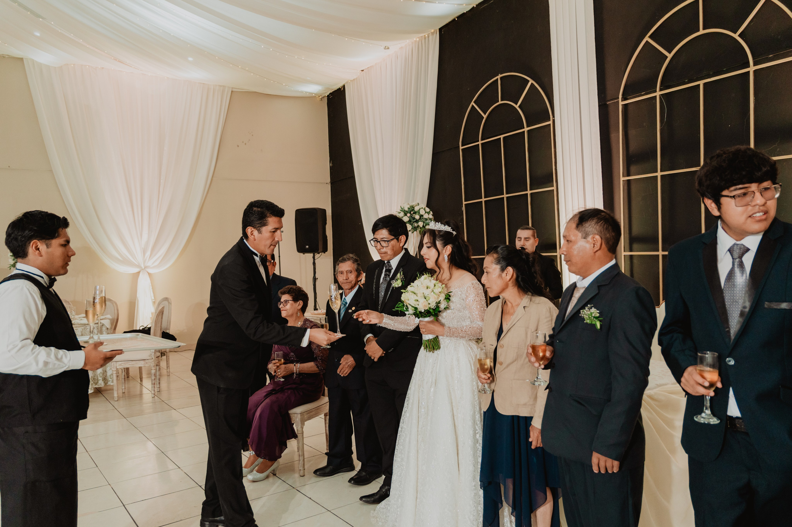 FERNANDO + MARIBEL | BODA RELIGIOSA. Studio KVTA | Fotografía y Video de Bodas en Arequipa