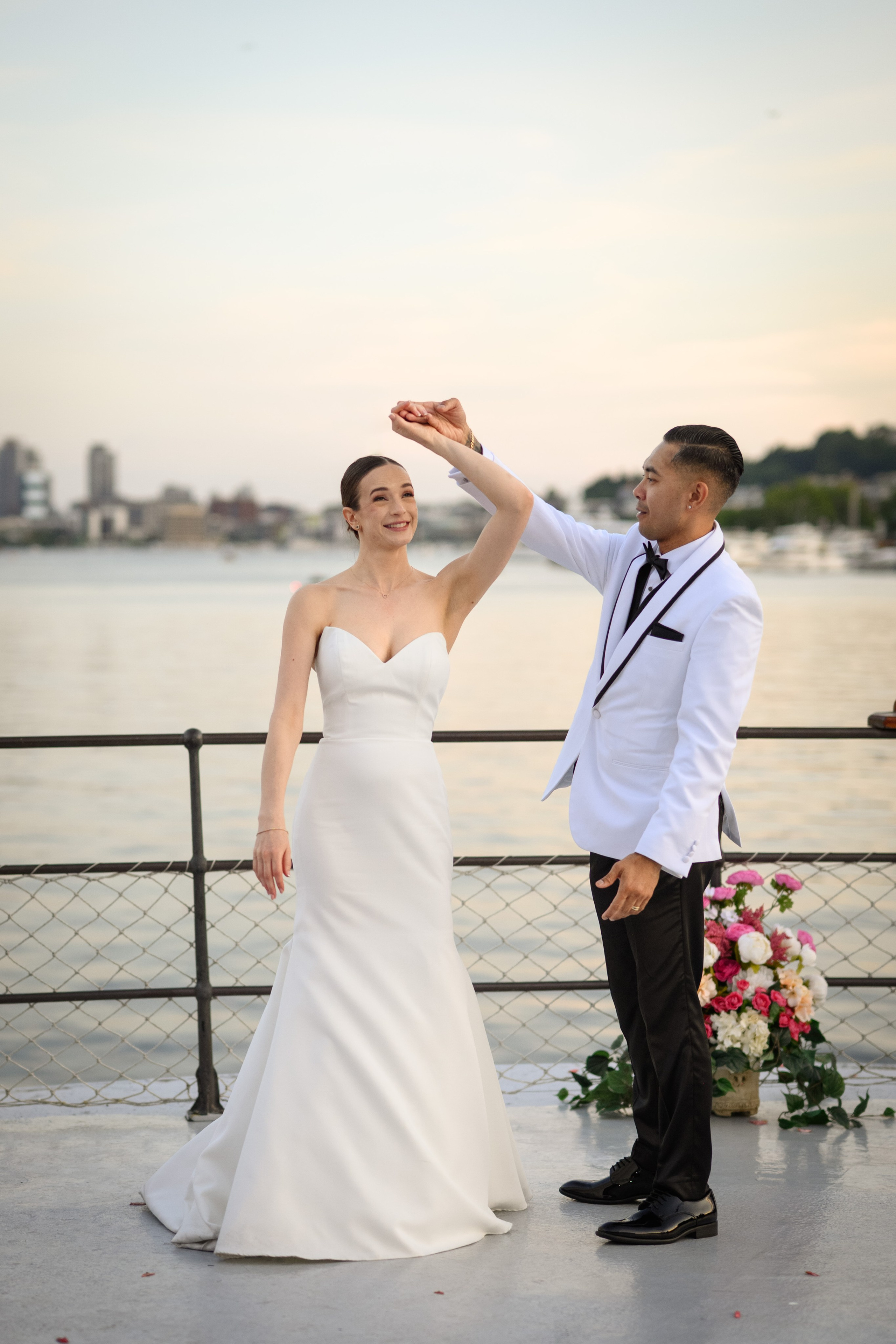 Kevin & Katie. Wedding & portrait photography in the Seattle Area. Helen Michelle photographer