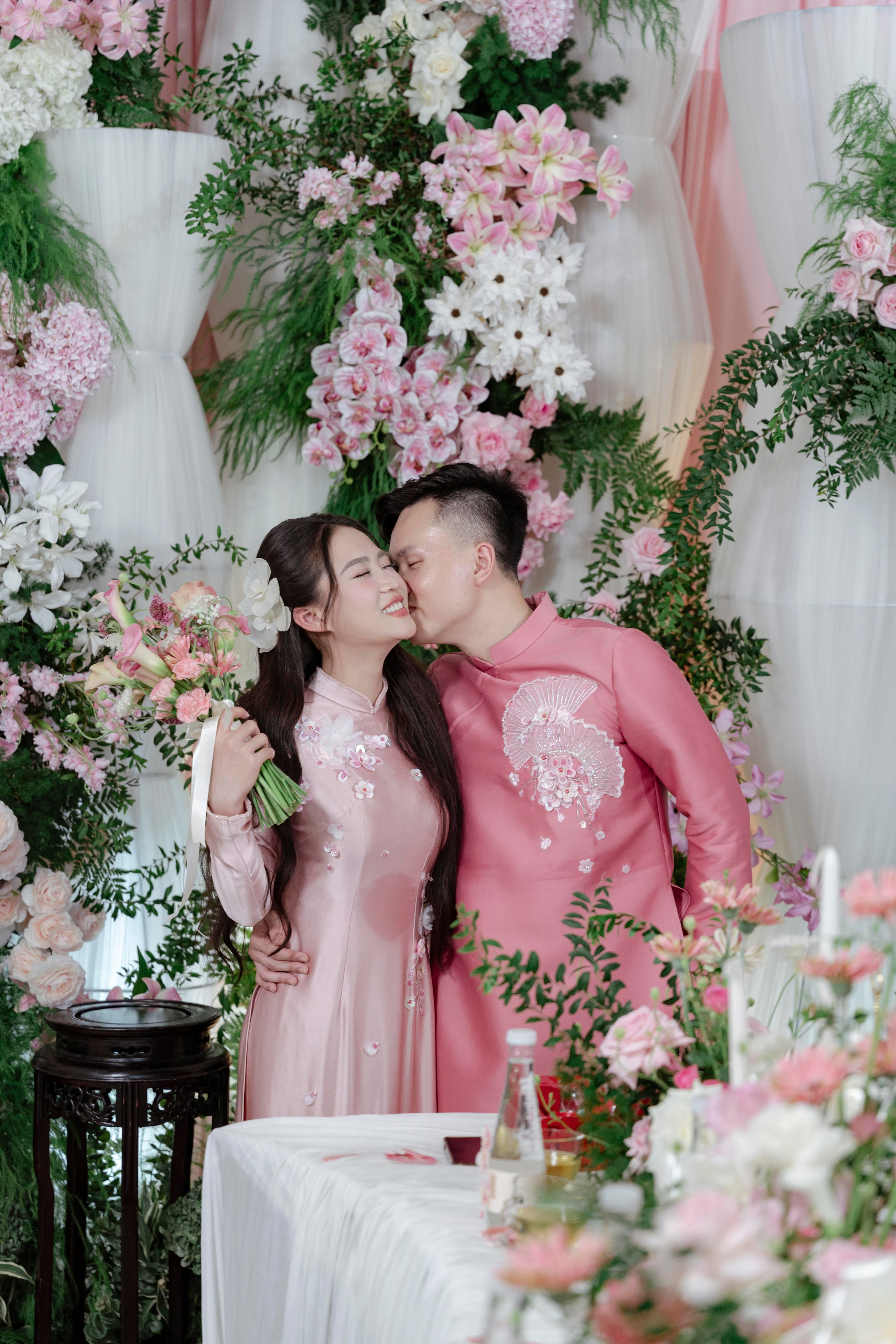 LINH & HUYEN. WEDDING PHOTOGRAPHER IN VIETNAM