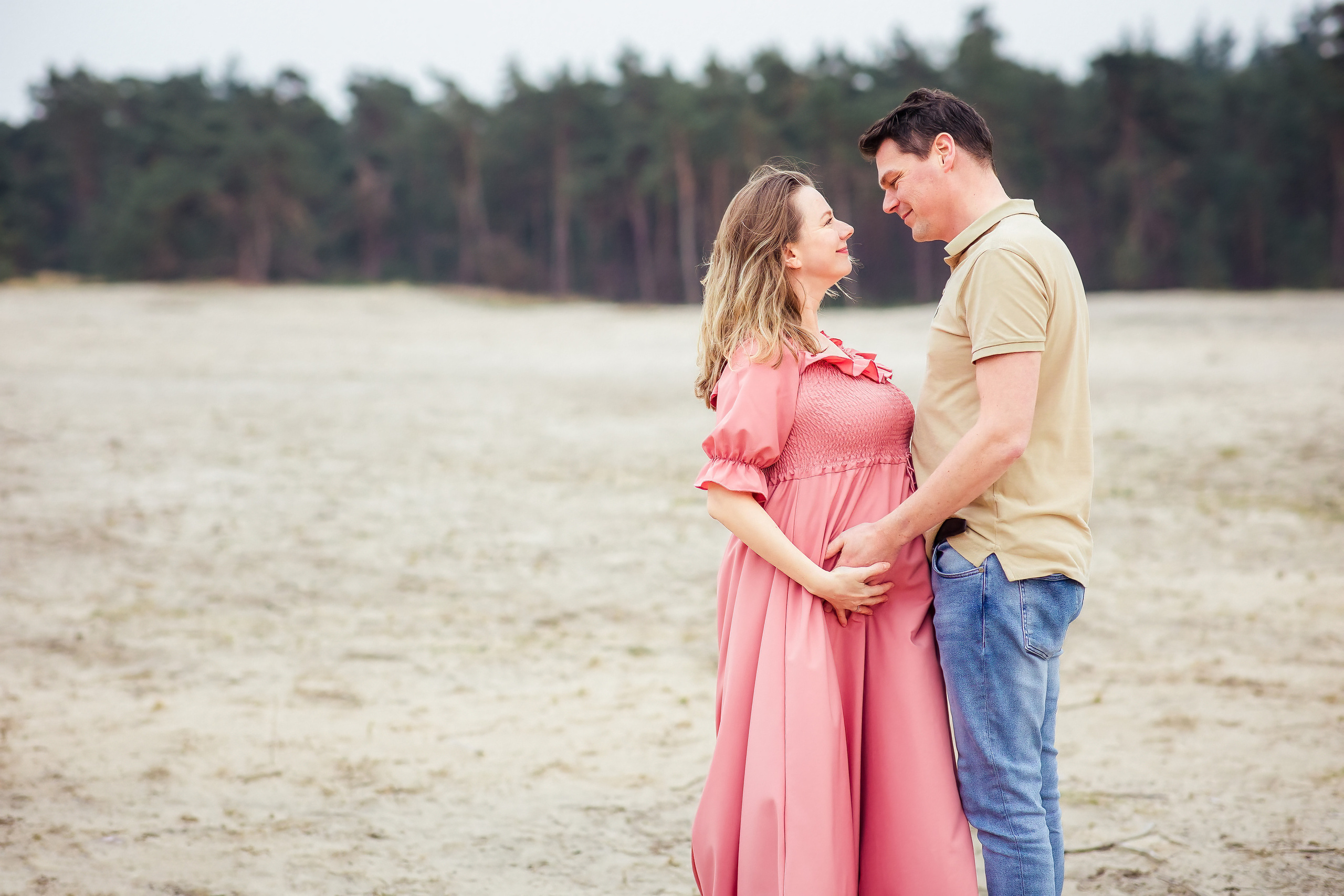 Een intieme zwangerschapsfotoshoot met je partner