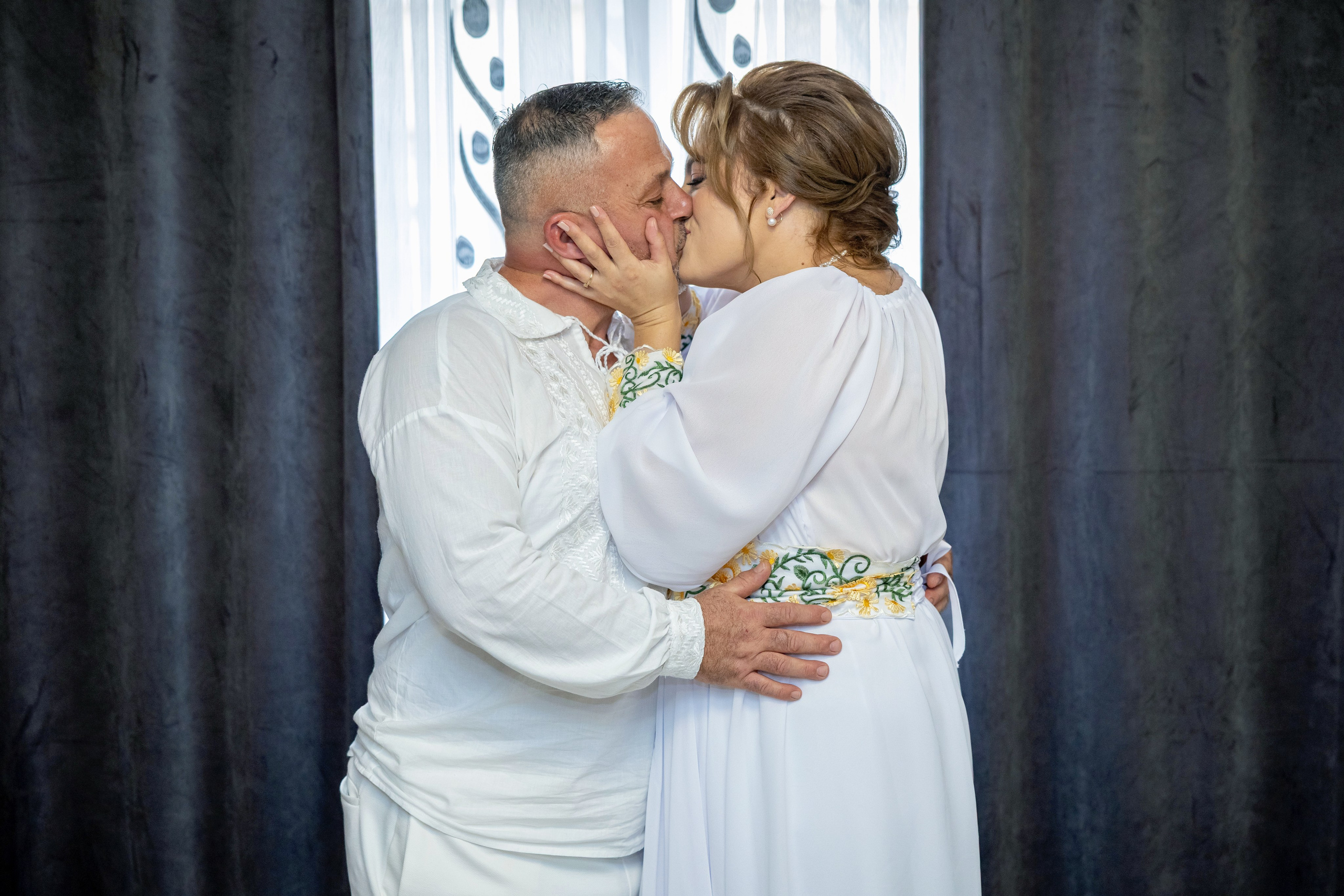 Andrei Sebastian. Moments By Gub