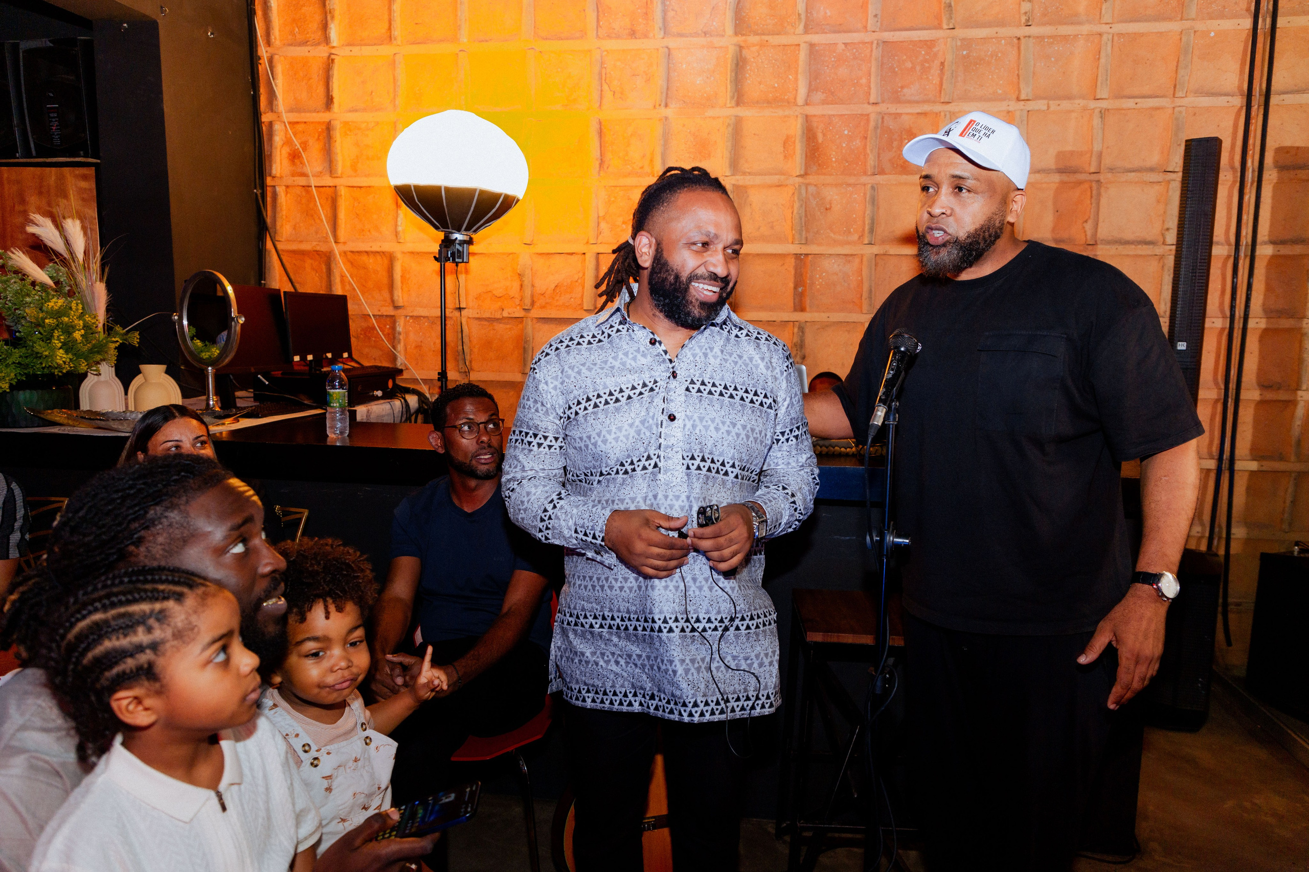 Lançamento do livro — MV