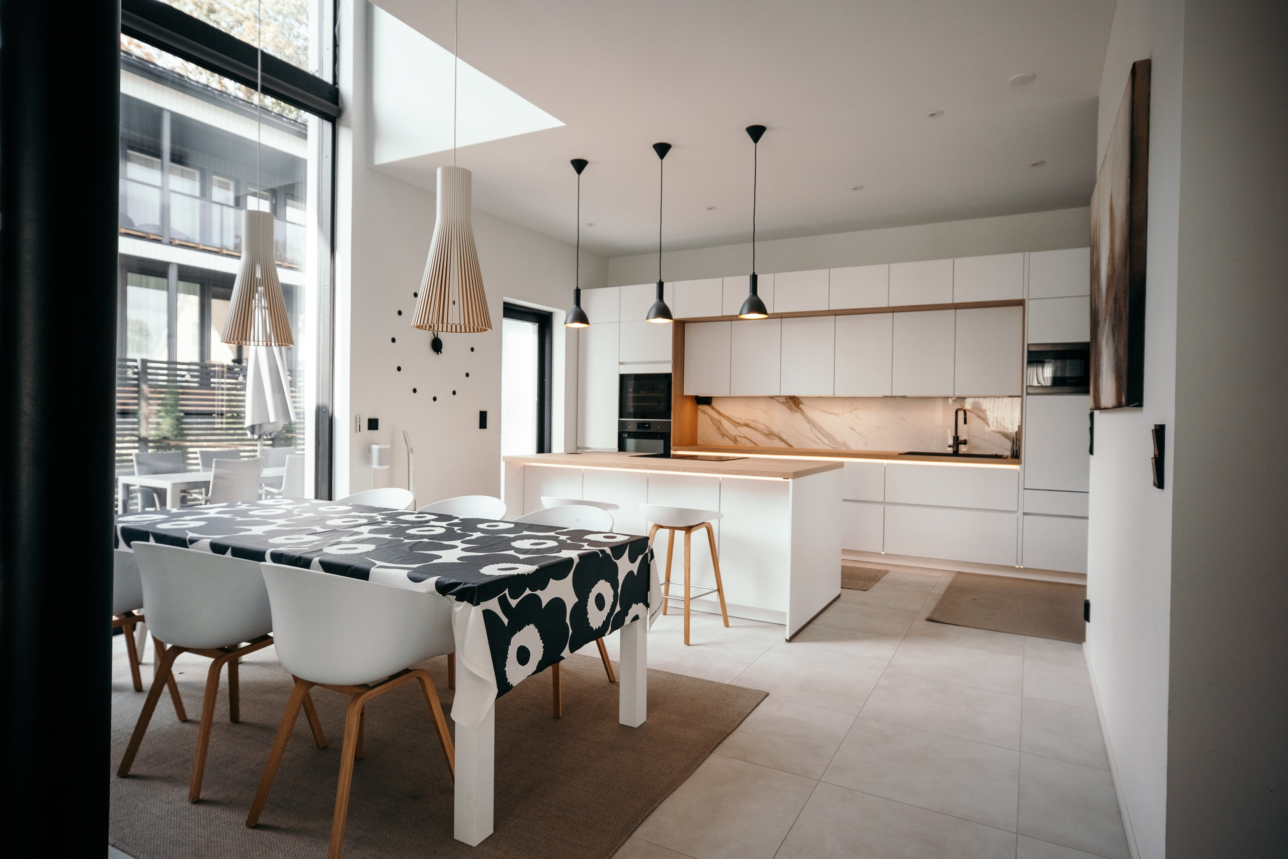 Skandinaavinen lämpö. Valokuvaaja Lahti, Helsinki Elena Salonen