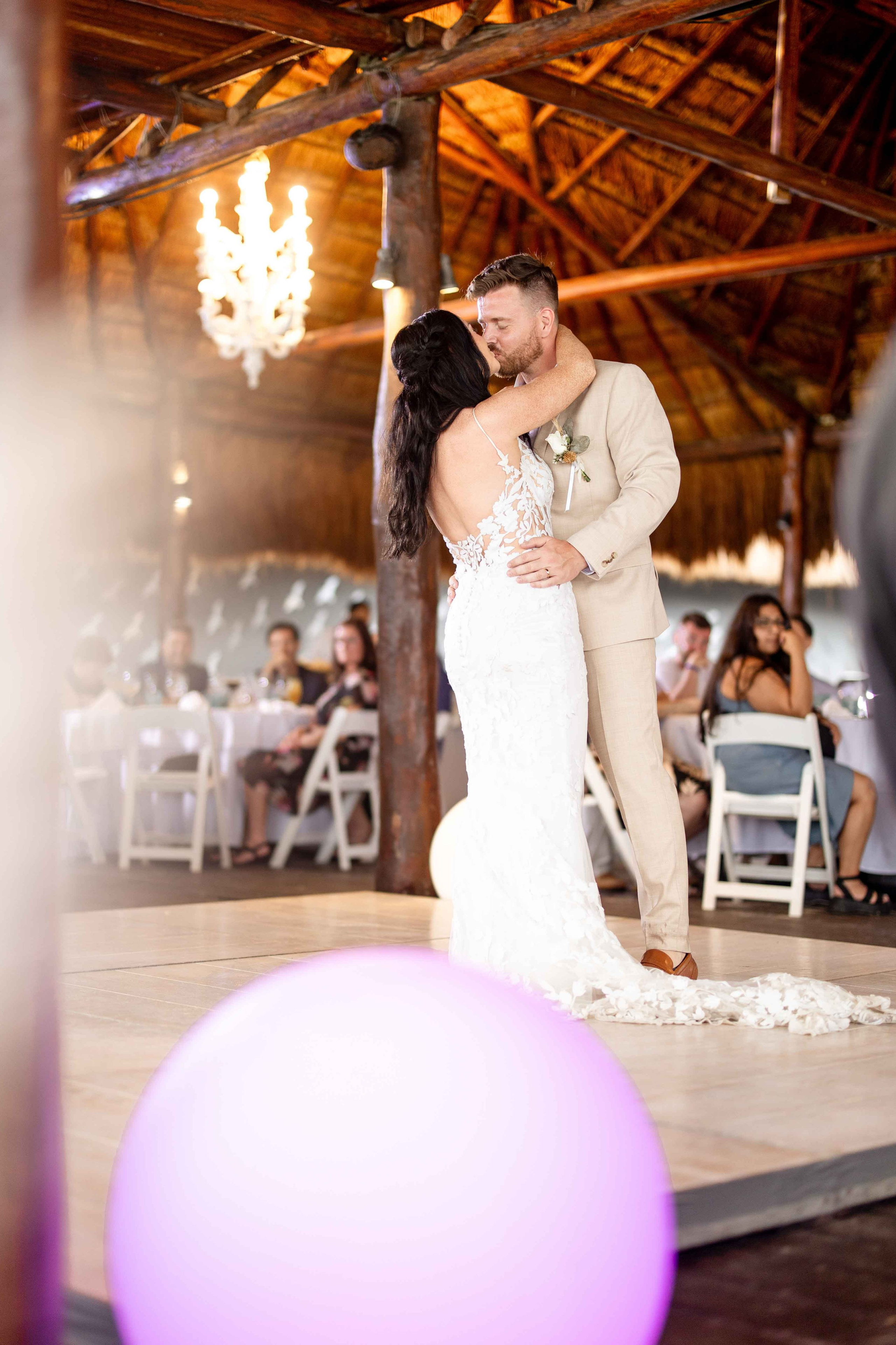 Martin&Tamara (Mexico). Wedding Photographer in Winnipeg — Cinematic & Timeless by Vitiuk Photography