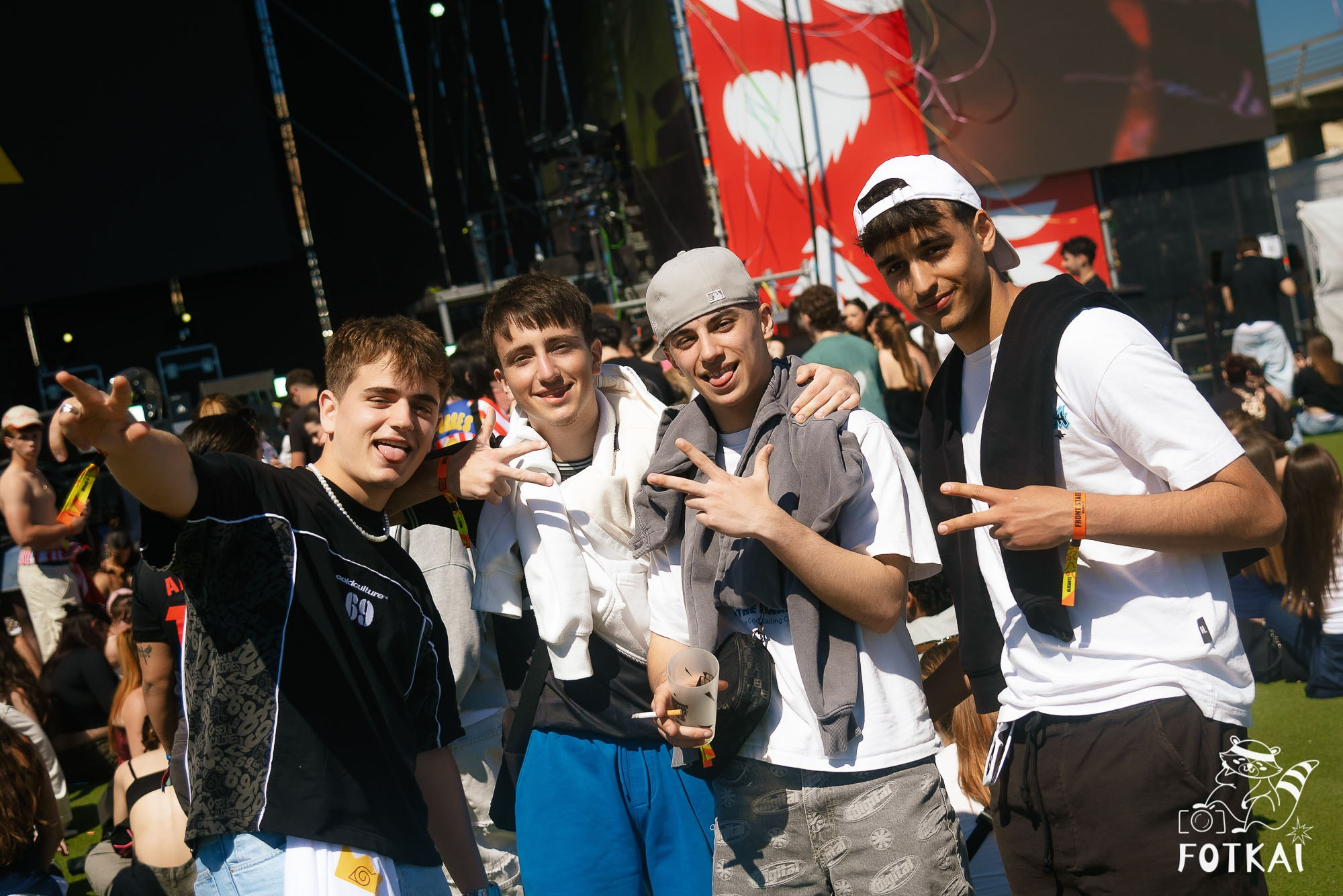 Fotos Costa Sonora 2026 Alicante Día 2 — busca tu foto y encuentra amigos del festival | FOTKAI